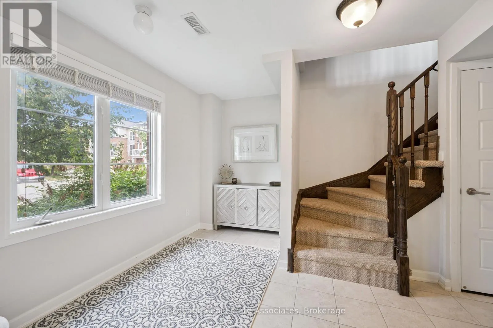 71 - 165 HAMPSHIRE WAY