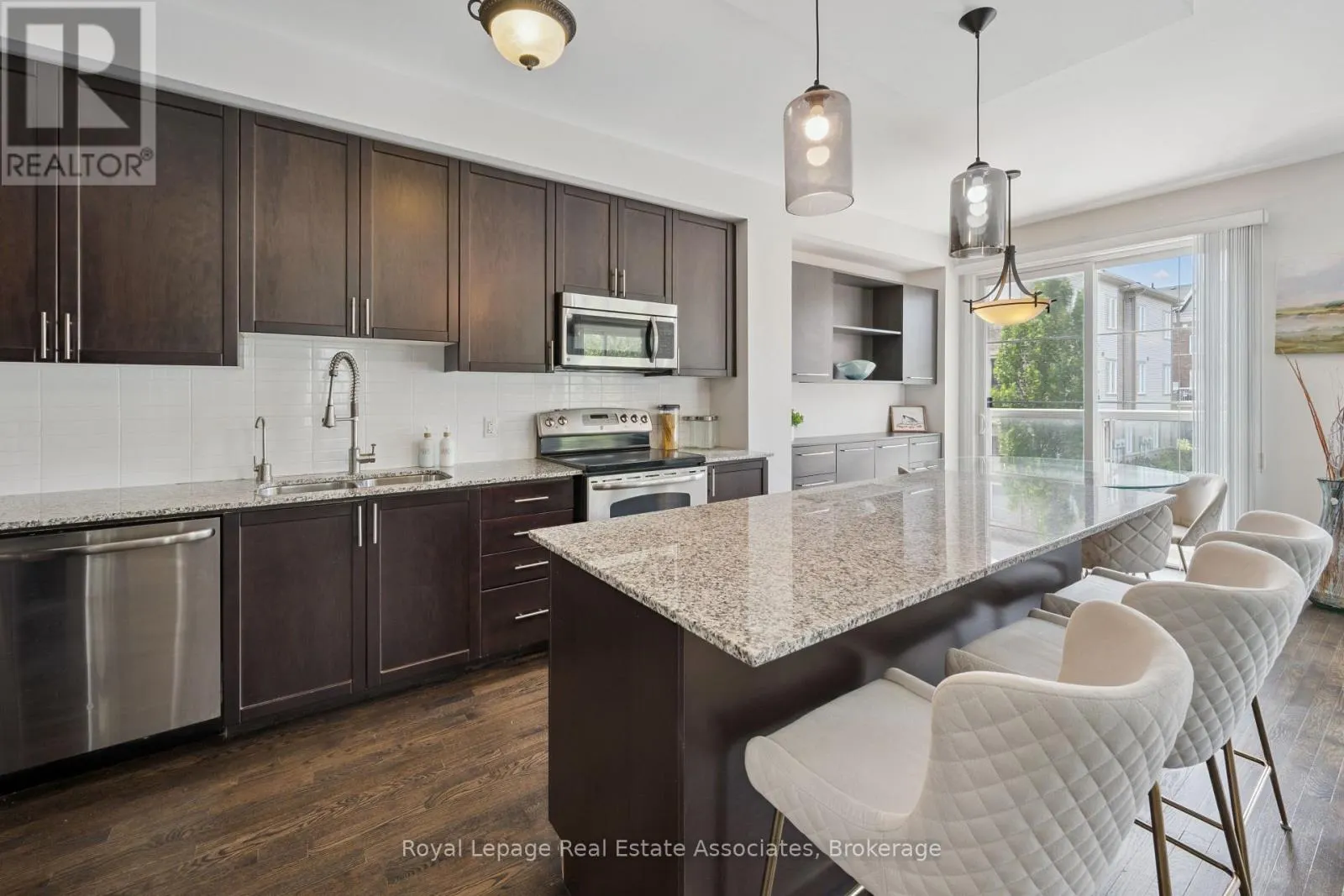 71 - 165 HAMPSHIRE WAY