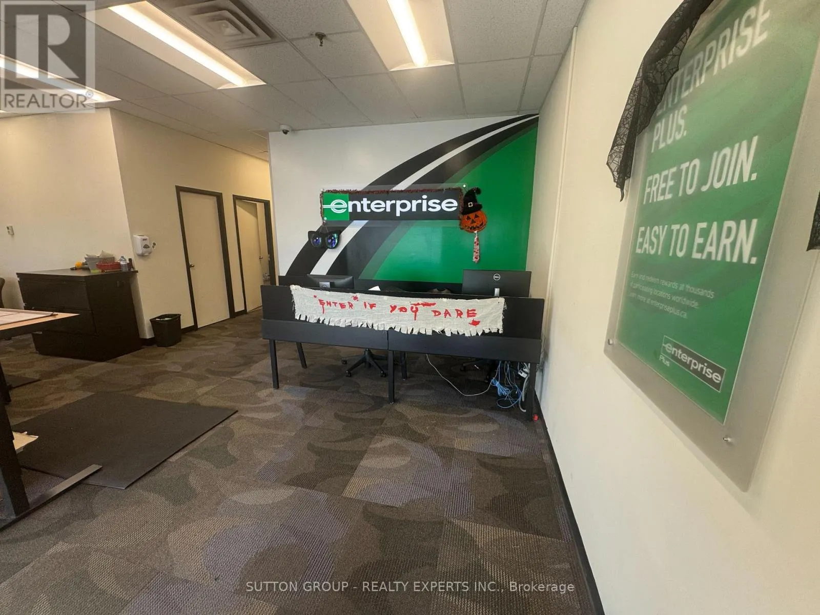 18 - 2074 STEELES AVENUE E