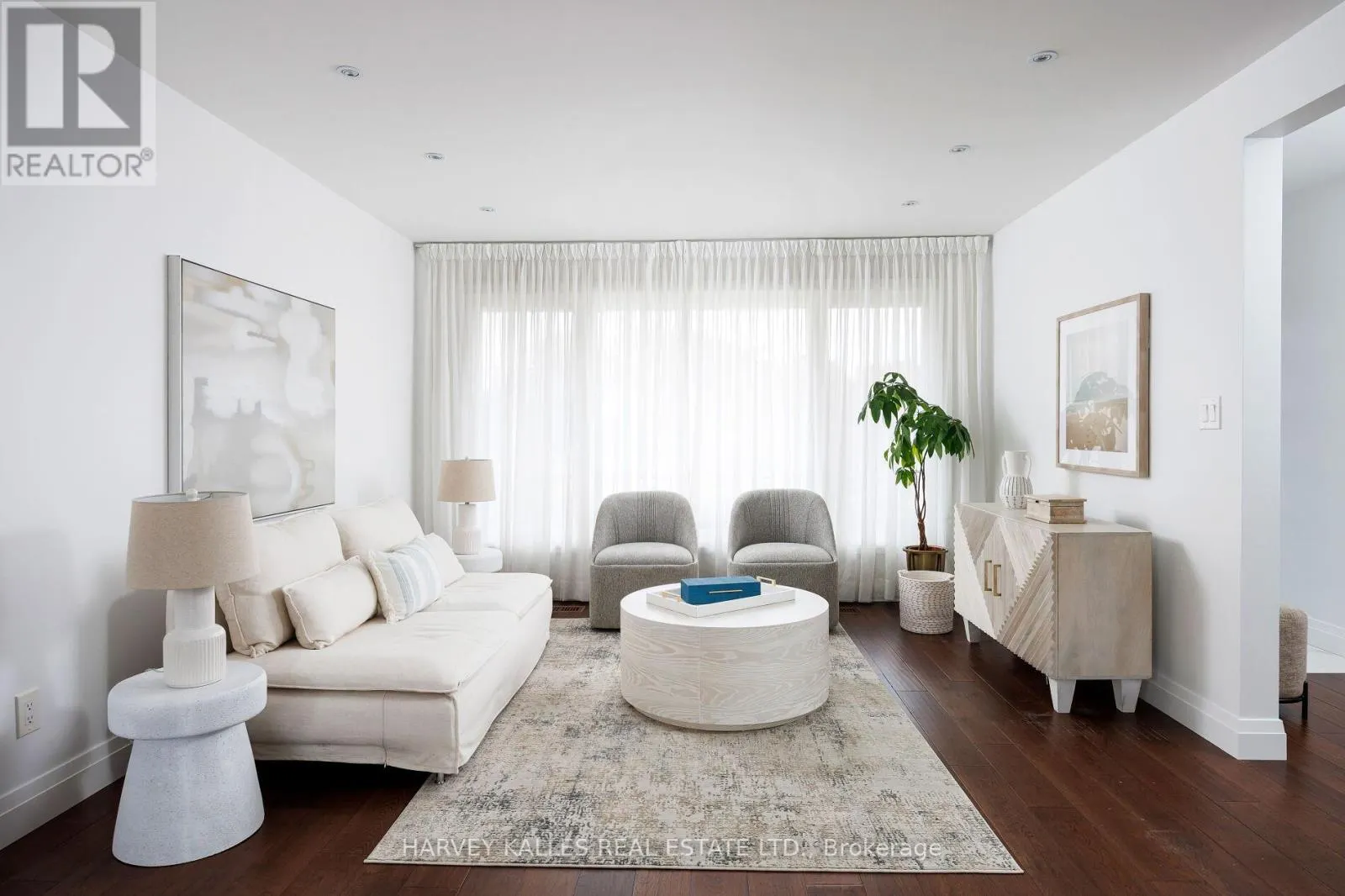 73 SUMMITCREST DRIVE