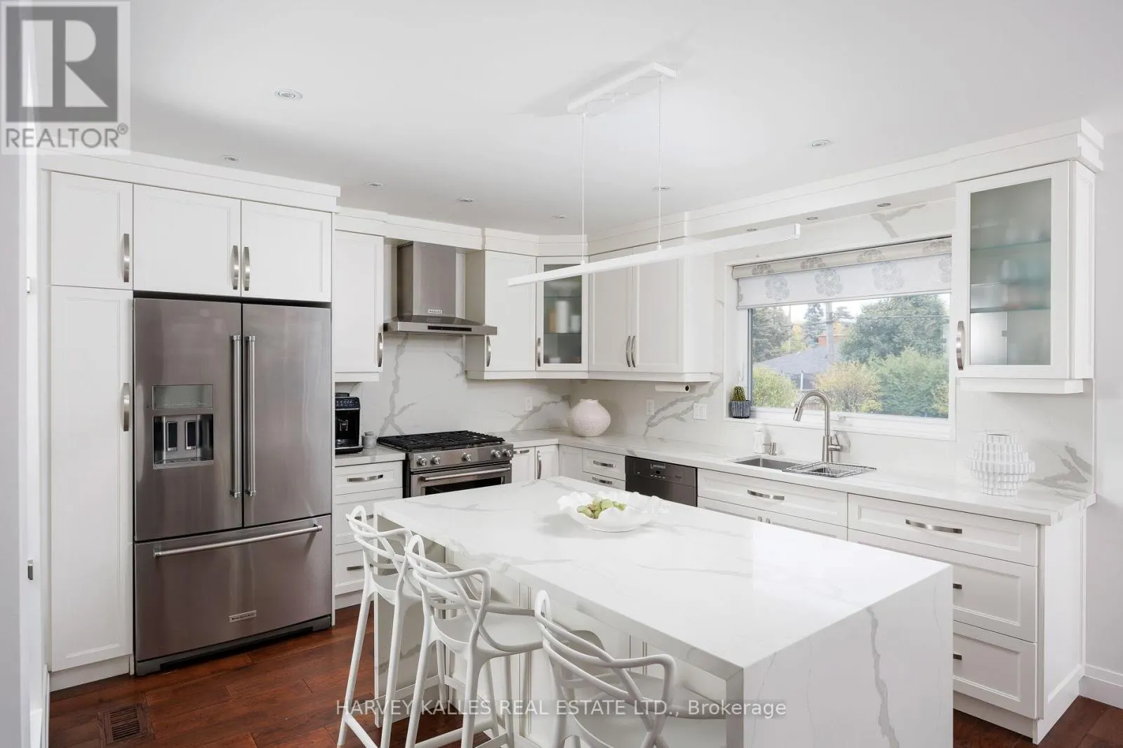 73 SUMMITCREST DRIVE