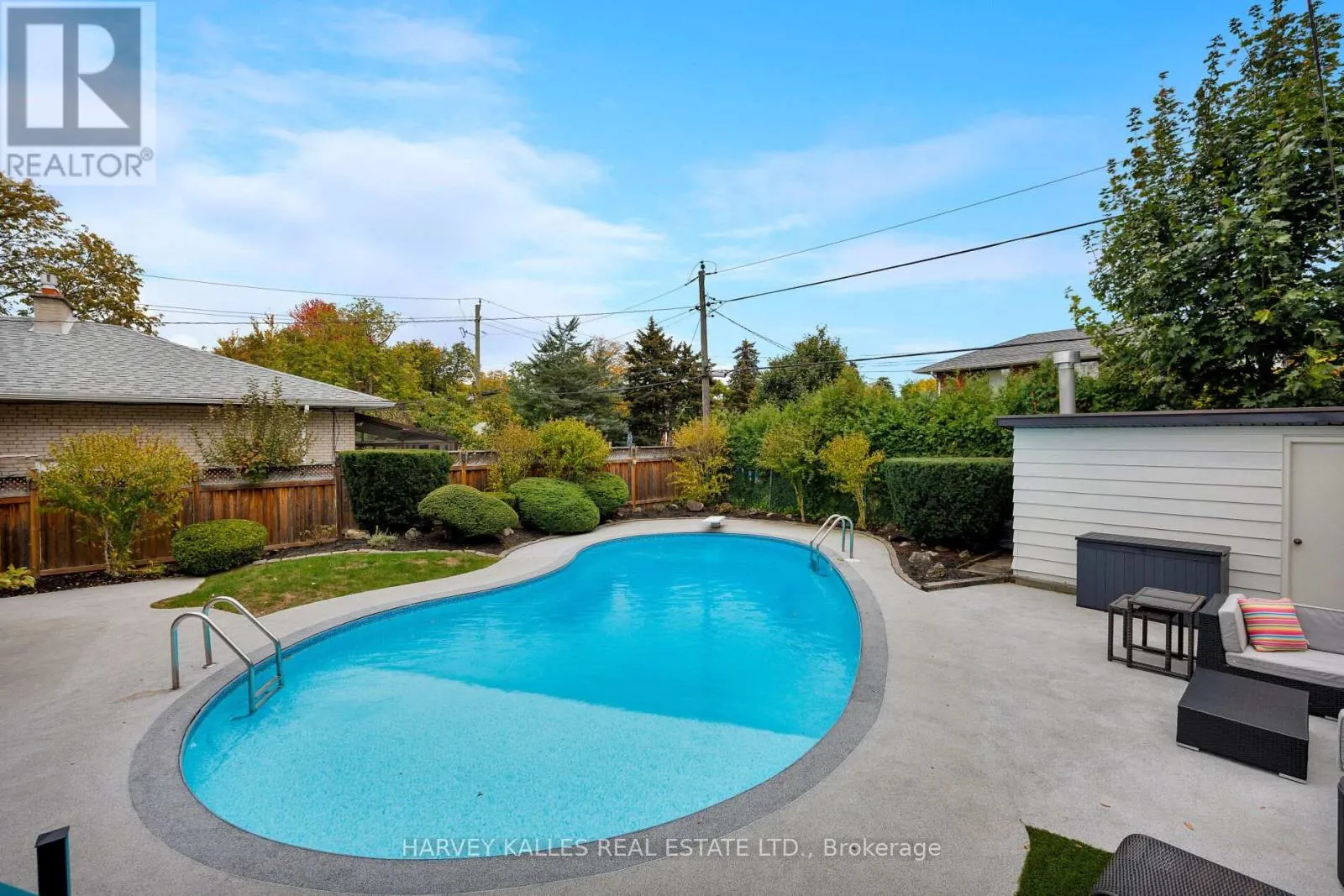 73 SUMMITCREST DRIVE