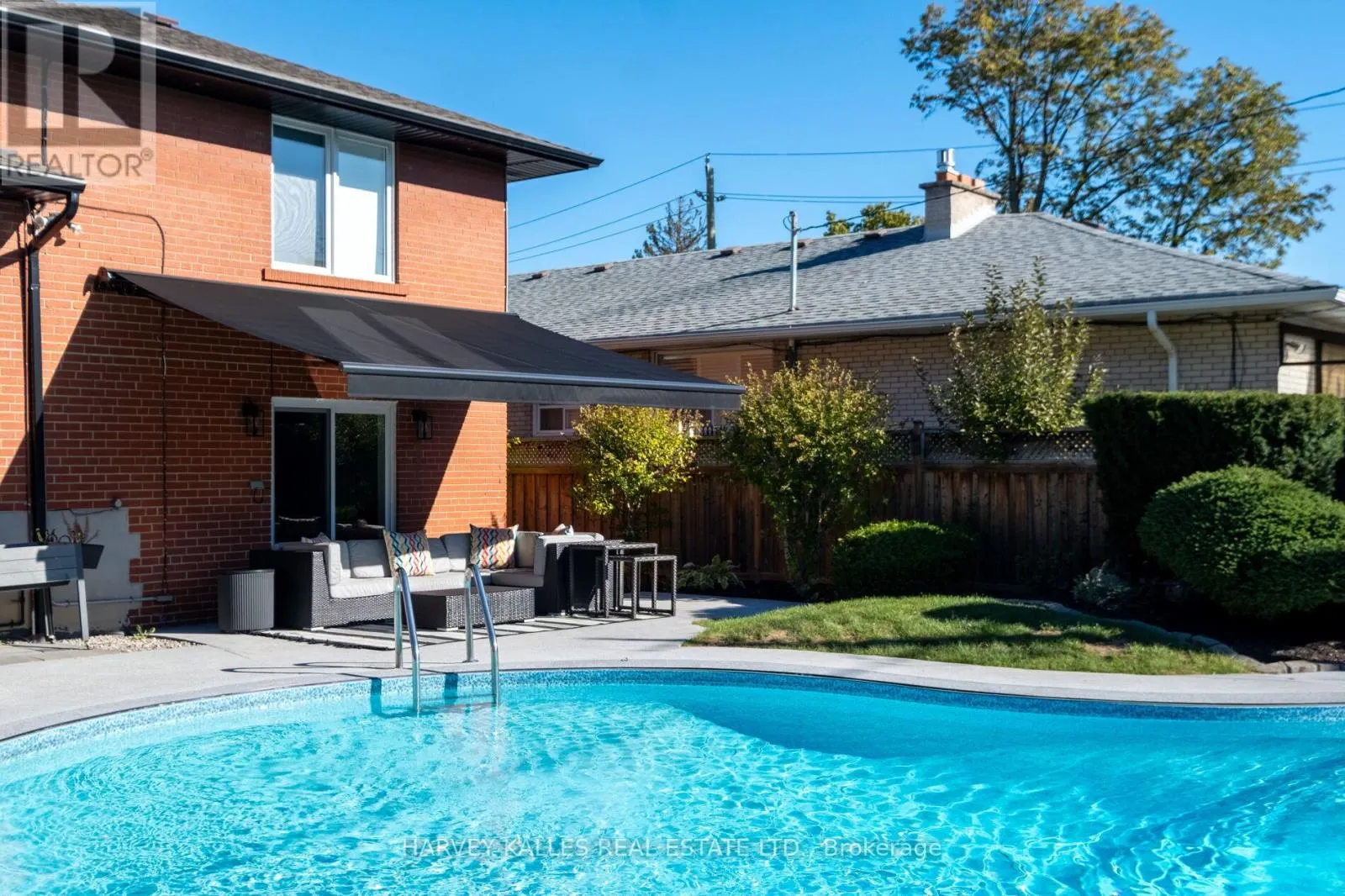 73 SUMMITCREST DRIVE