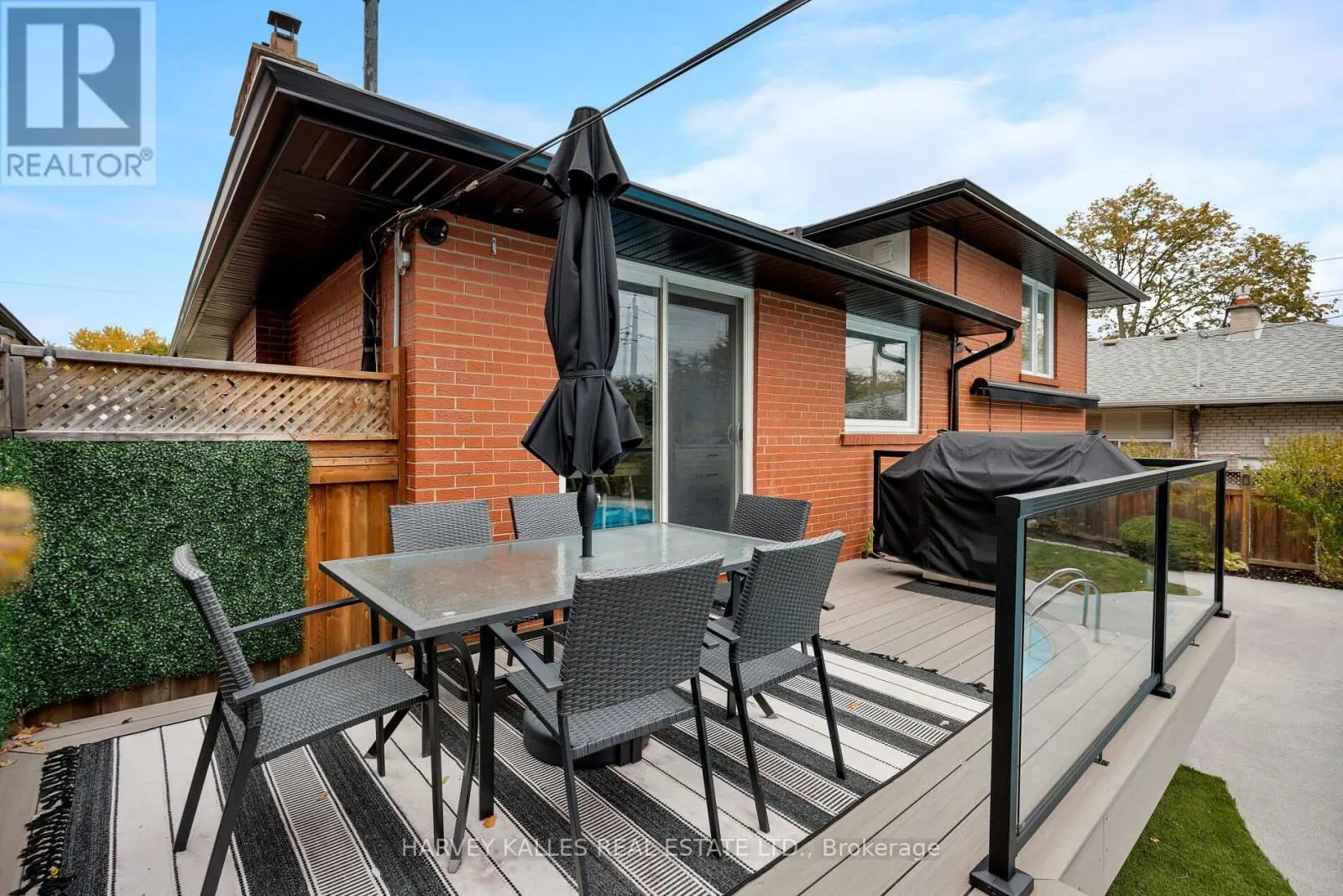 73 SUMMITCREST DRIVE