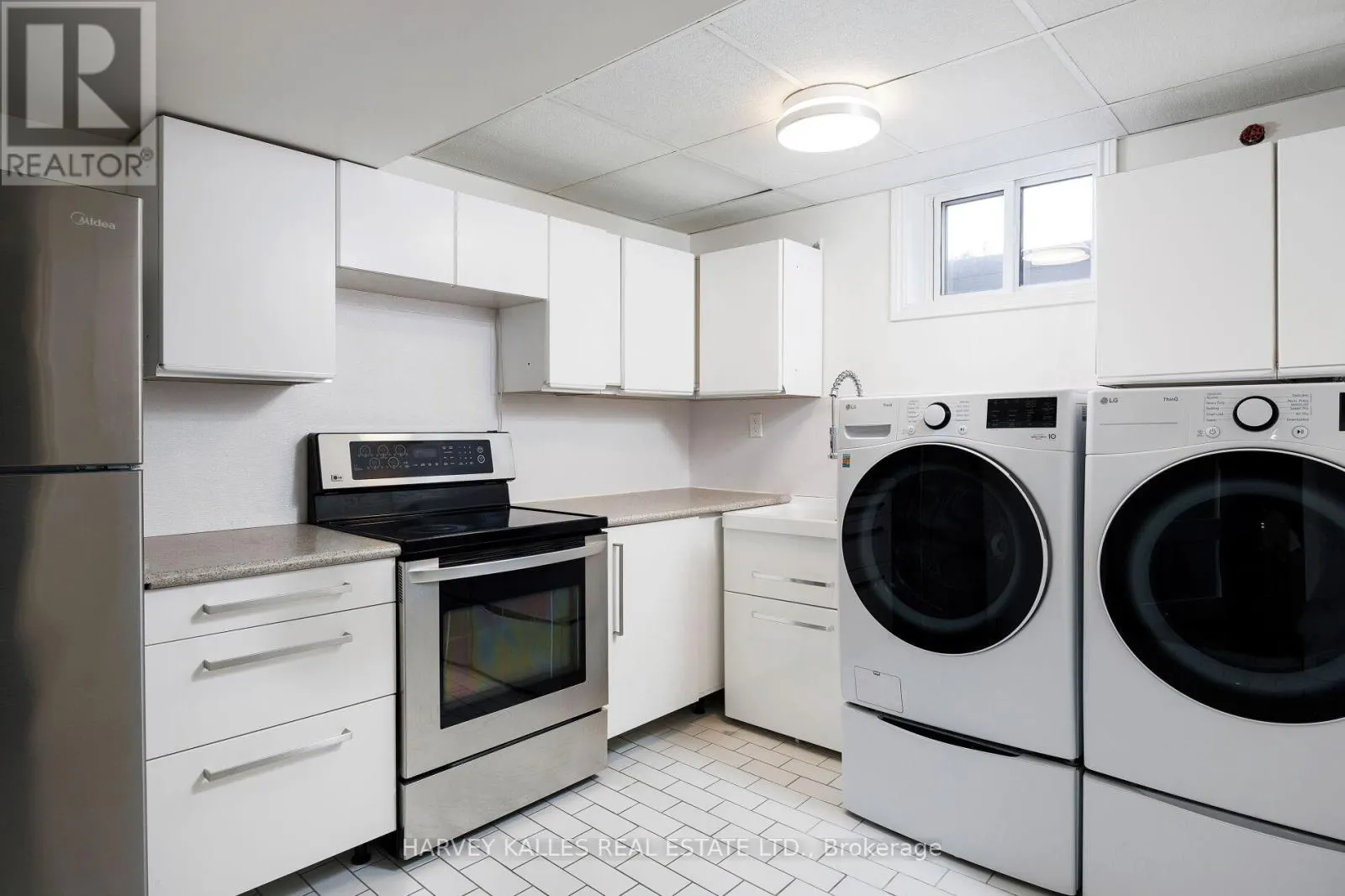 73 SUMMITCREST DRIVE