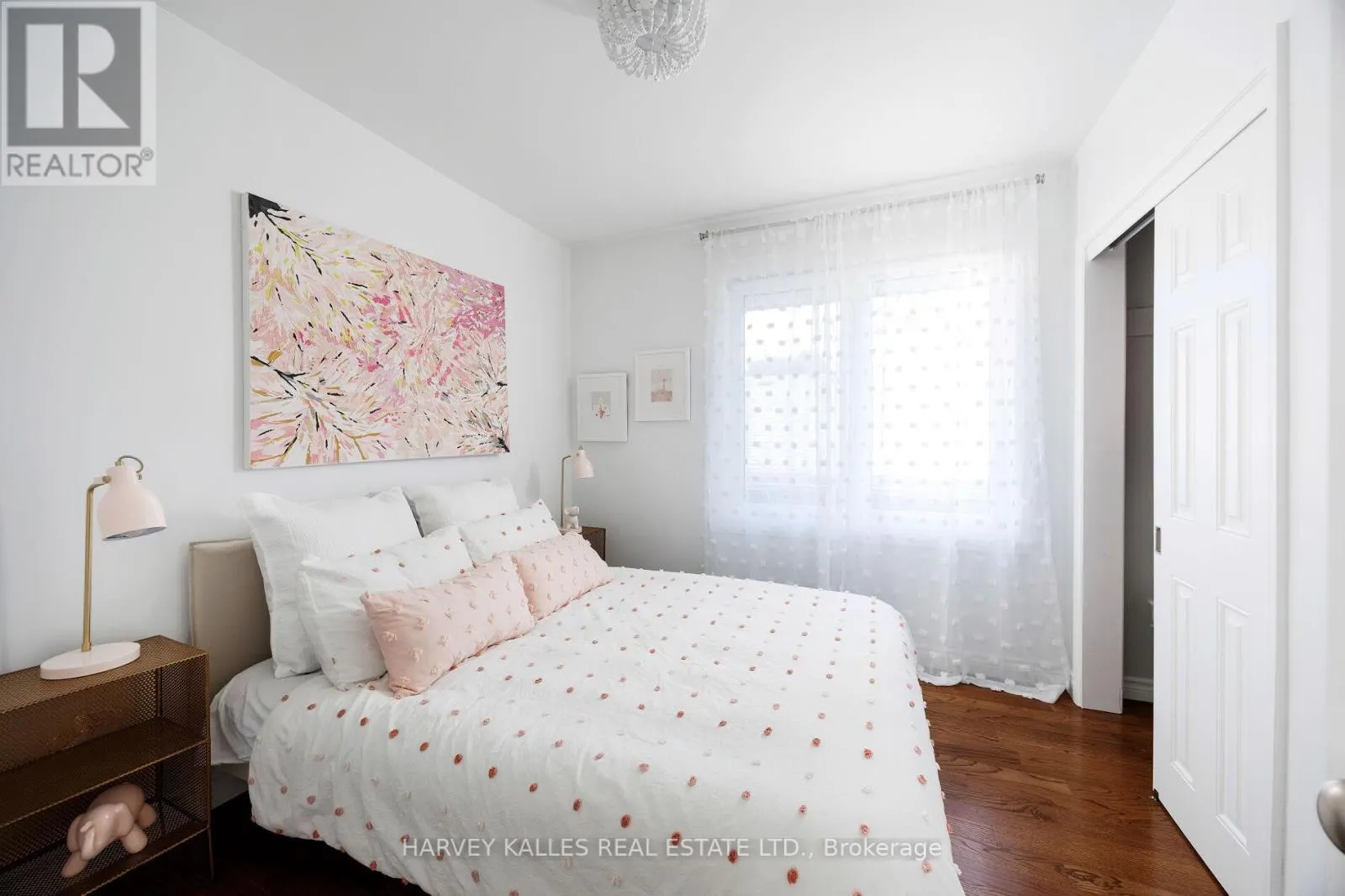 73 SUMMITCREST DRIVE