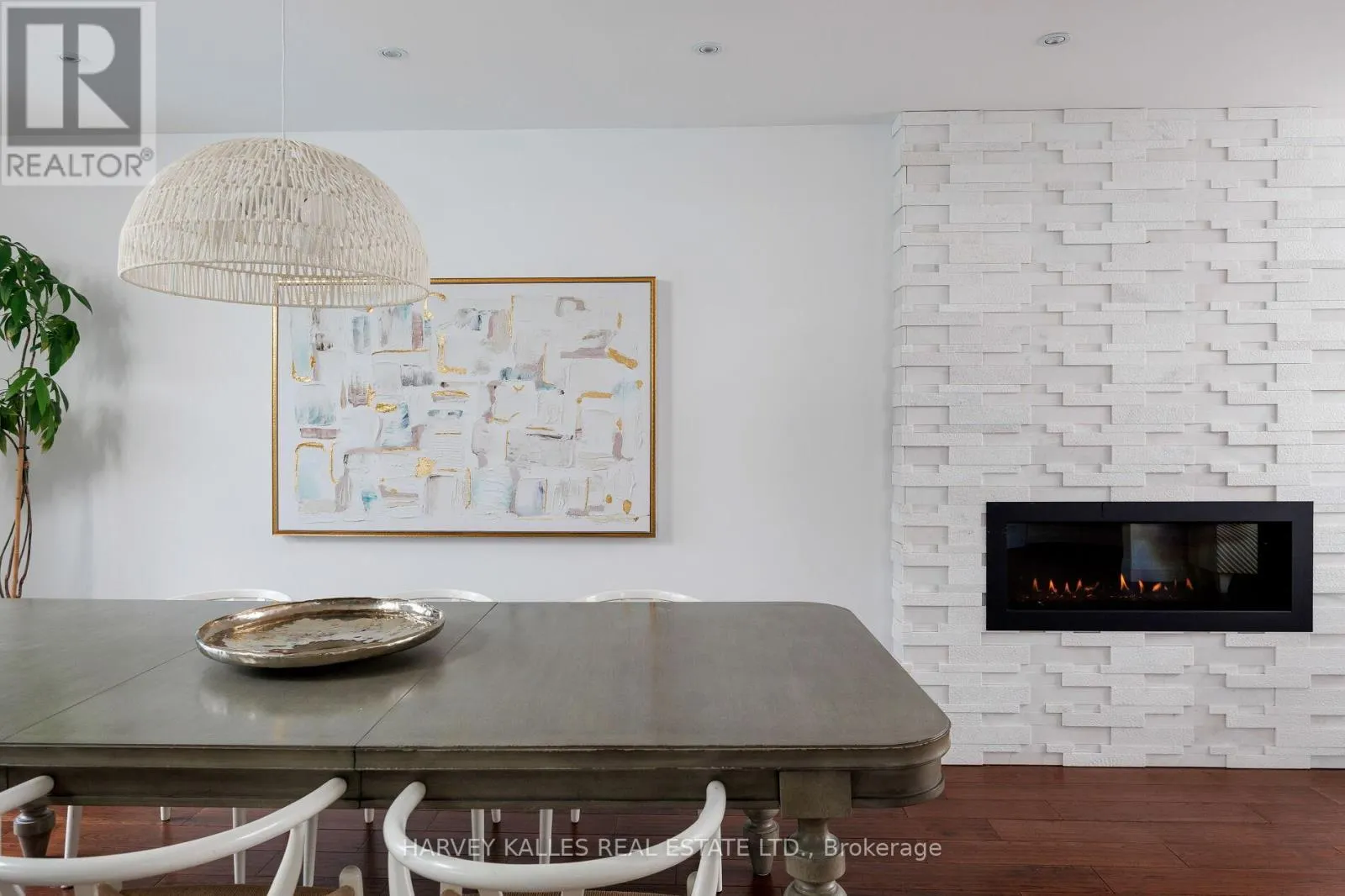 73 SUMMITCREST DRIVE