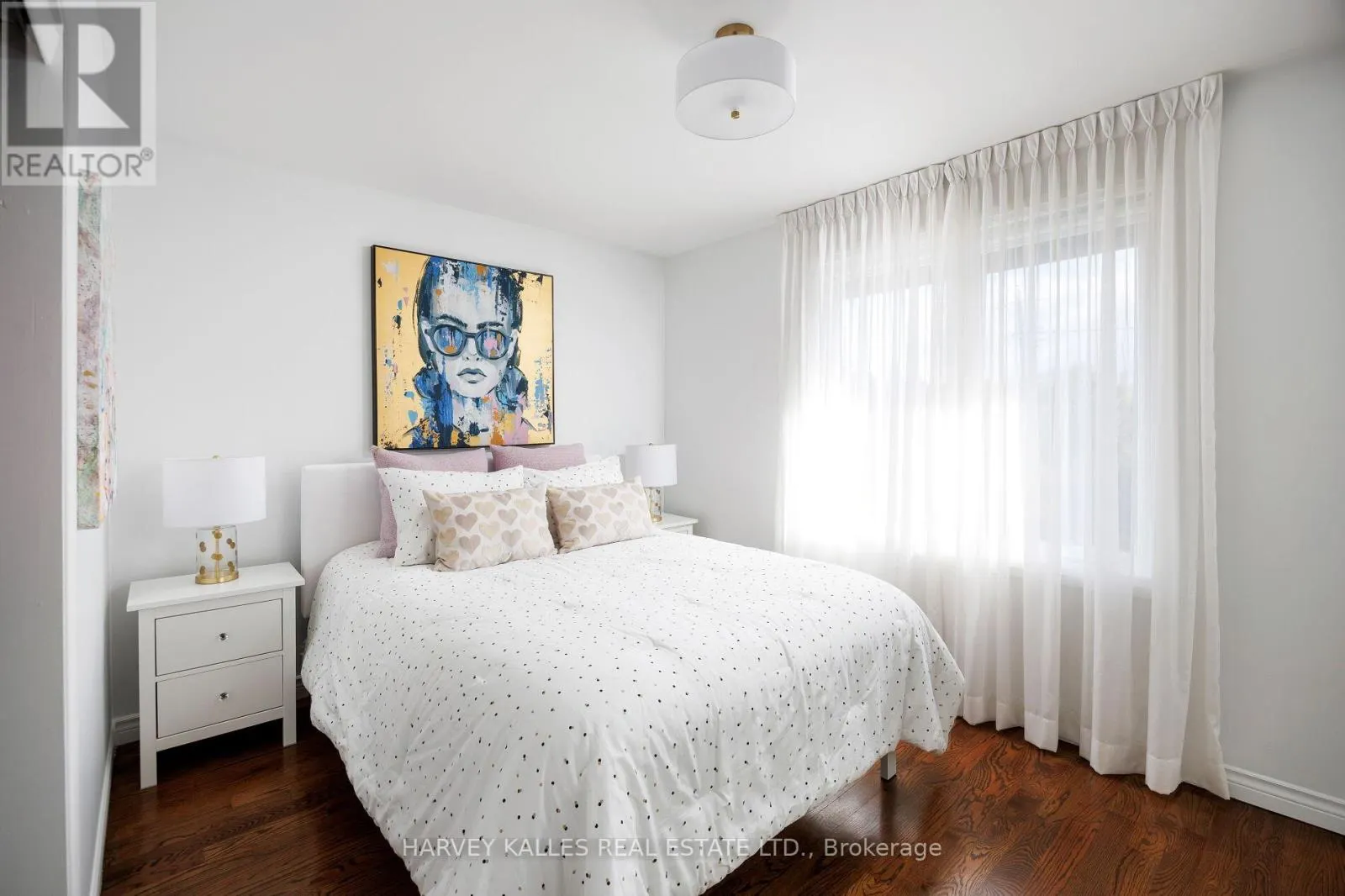 73 SUMMITCREST DRIVE