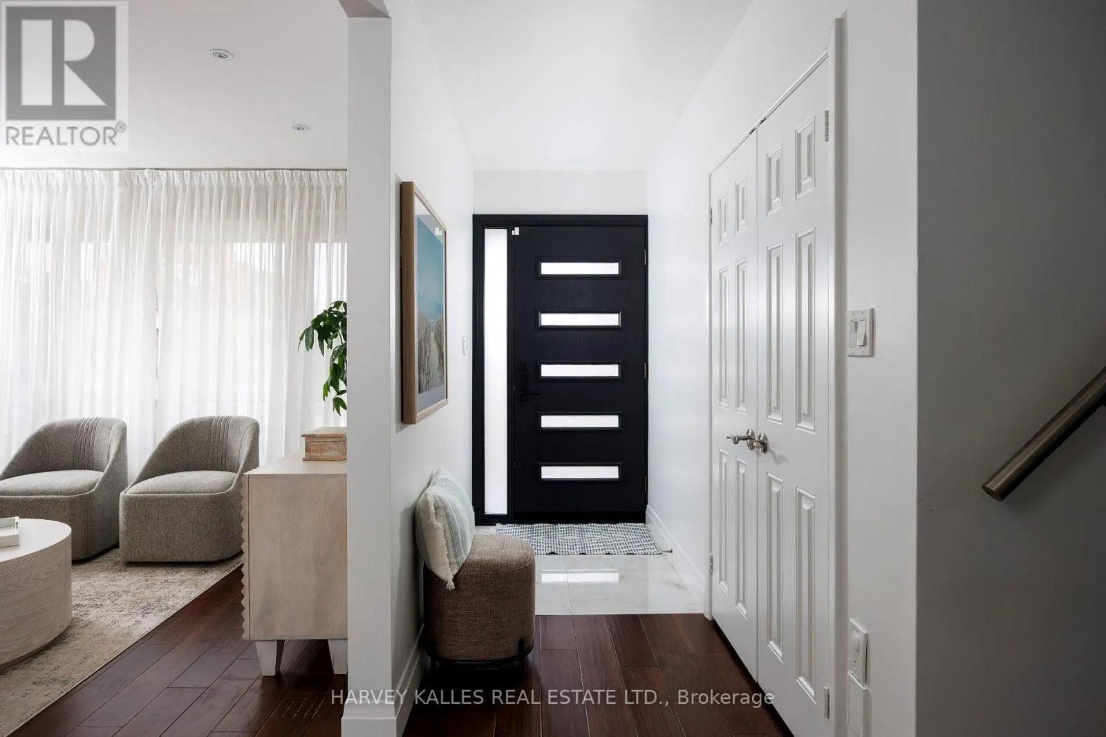 73 SUMMITCREST DRIVE