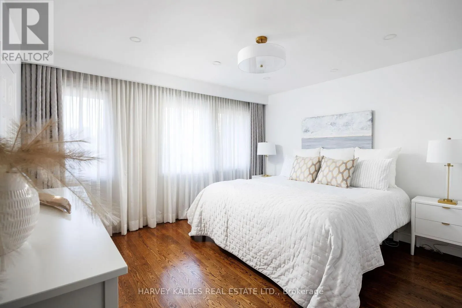 73 SUMMITCREST DRIVE