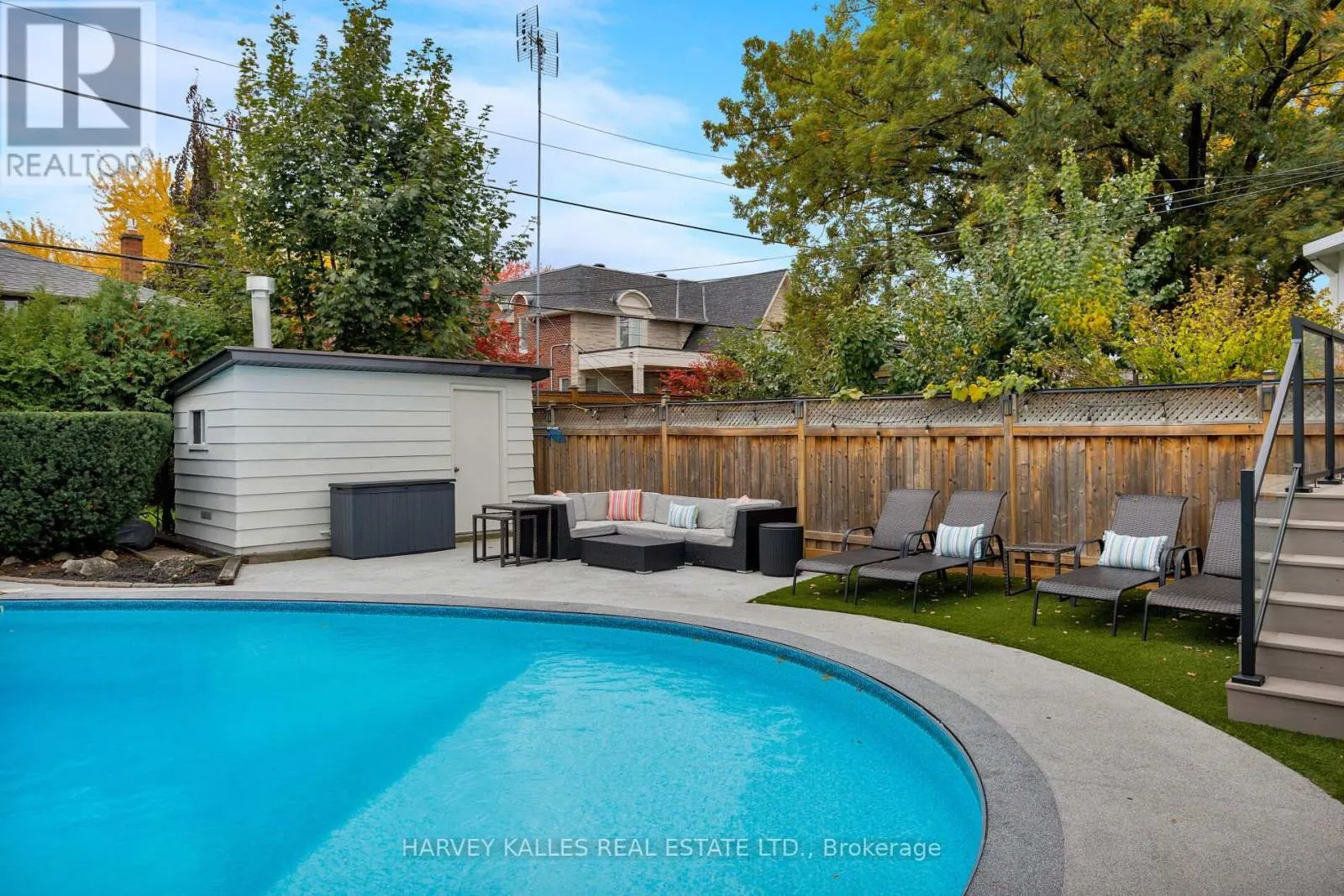 73 SUMMITCREST DRIVE