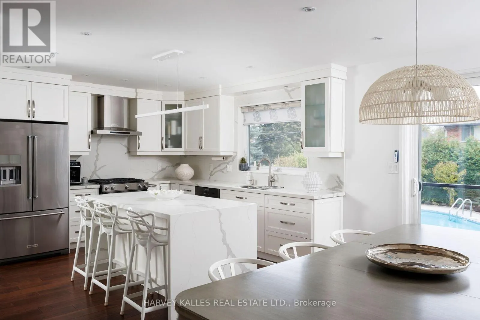 73 SUMMITCREST DRIVE