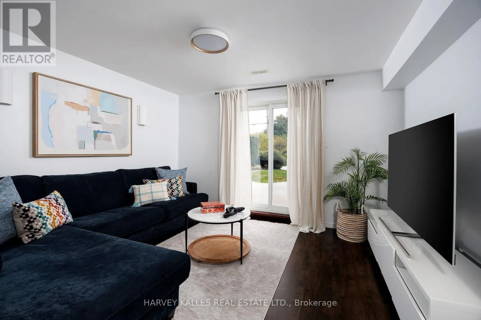 73 SUMMITCREST DRIVE