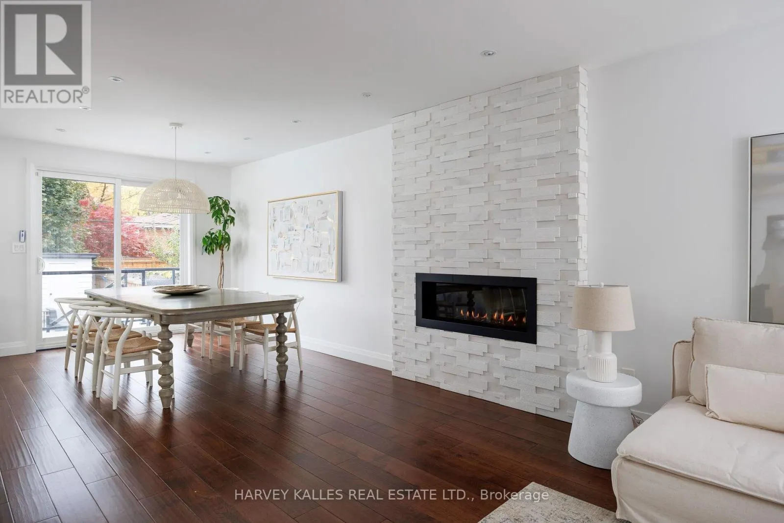 73 SUMMITCREST DRIVE