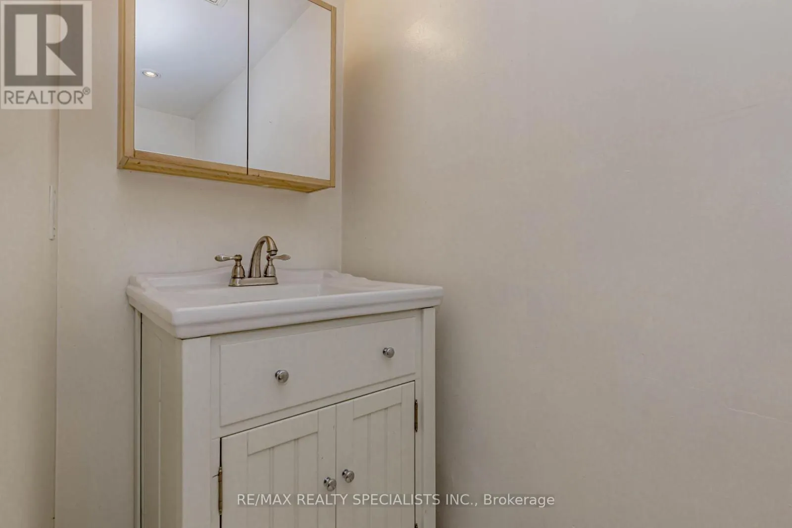 757 MEADOW WOOD ROAD