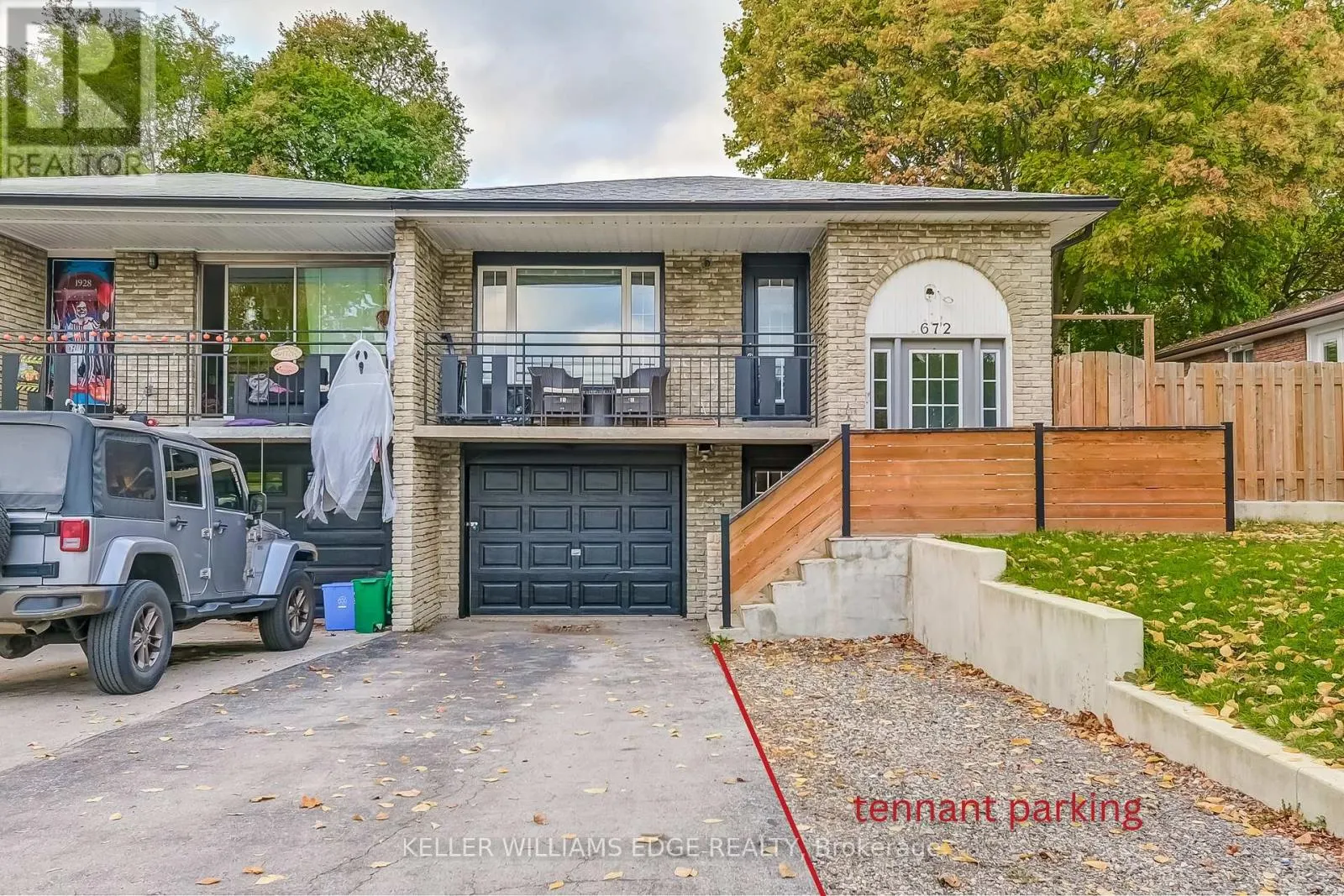 2 - 672 CASTLEGUARD CRESCENT