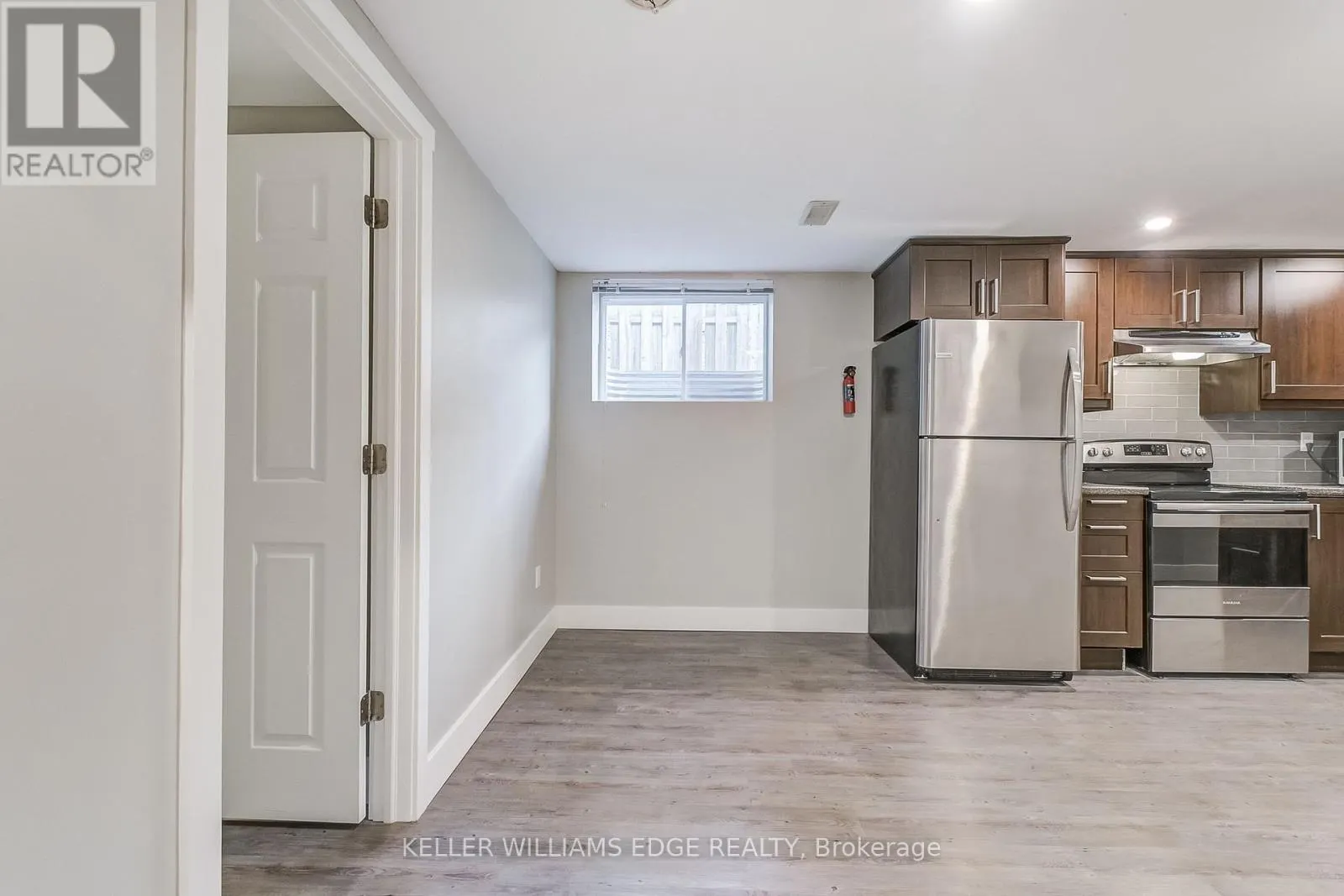 2 - 672 CASTLEGUARD CRESCENT