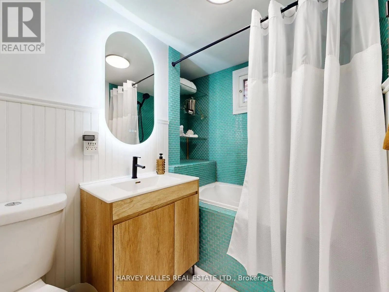 211 ROSEMOUNT AVENUE