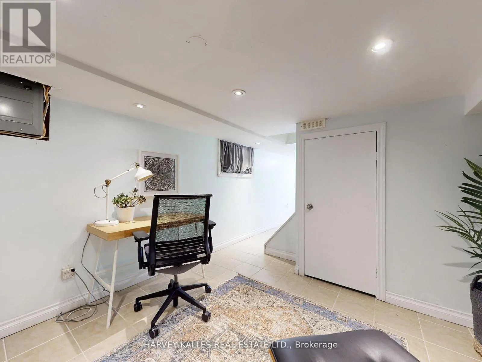 211 ROSEMOUNT AVENUE