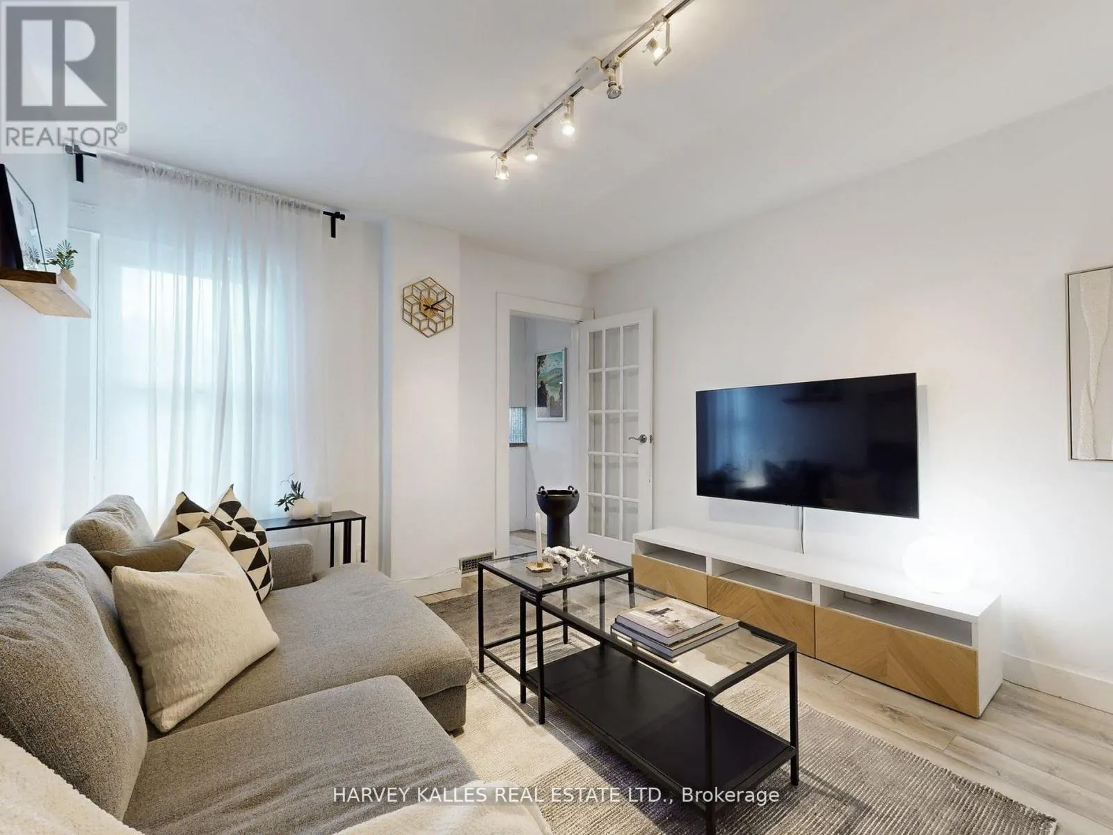 211 ROSEMOUNT AVENUE