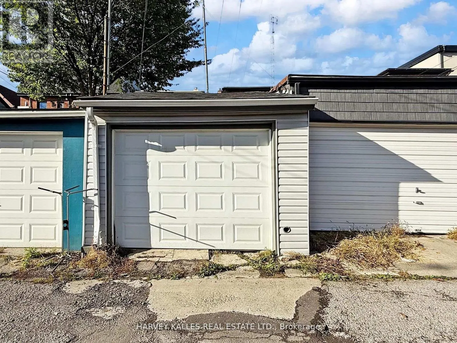 211 ROSEMOUNT AVENUE