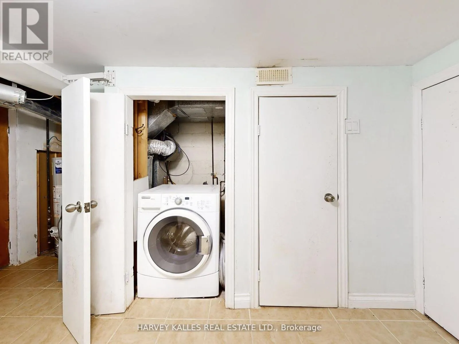 211 ROSEMOUNT AVENUE