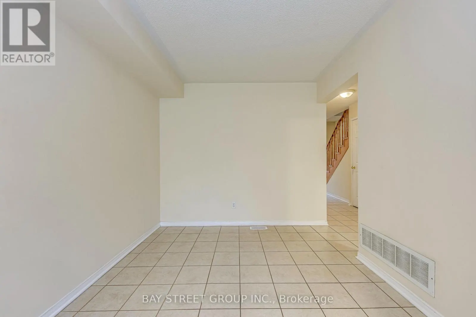 102 - 5260 MCFARREN BOULEVARD