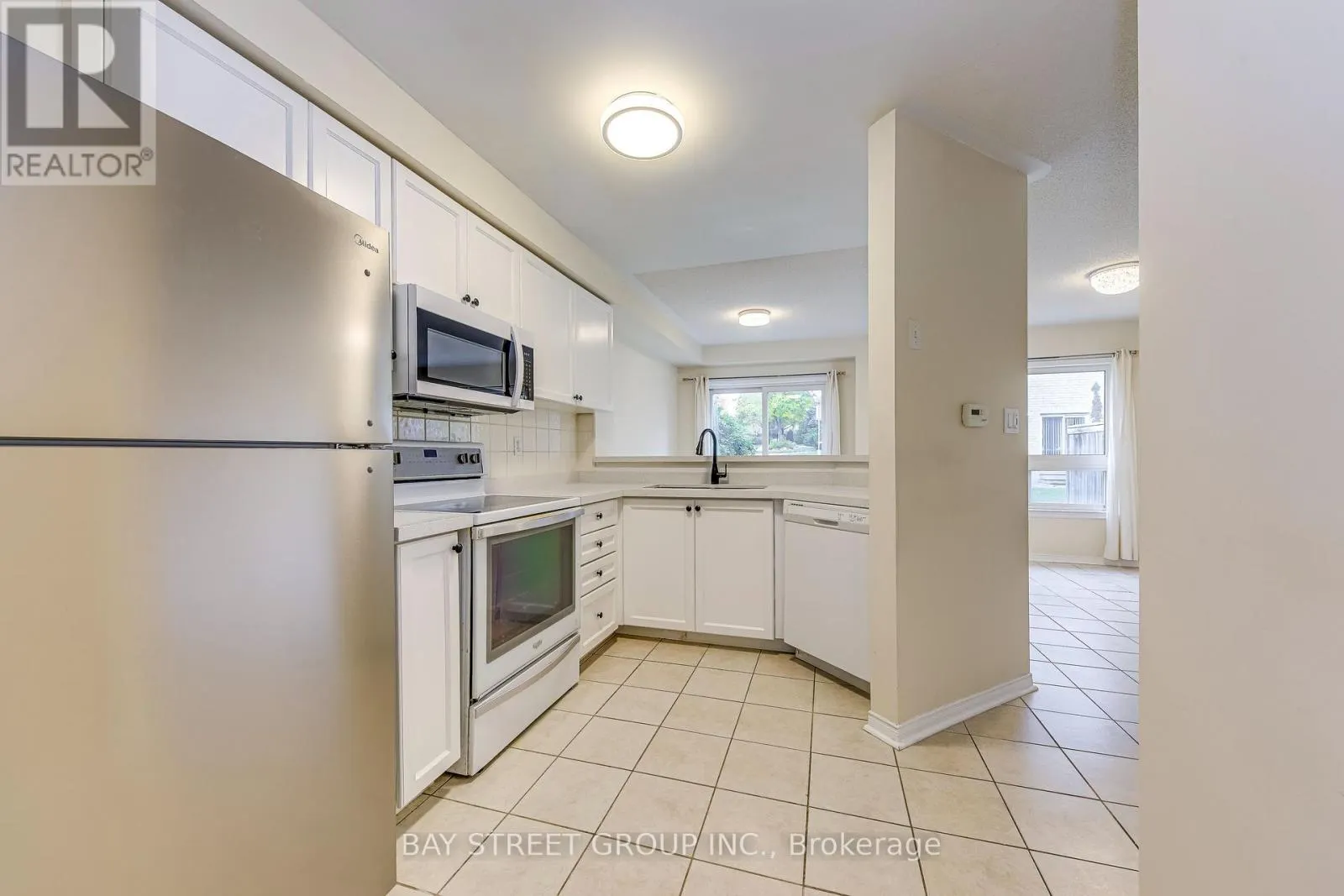 102 - 5260 MCFARREN BOULEVARD