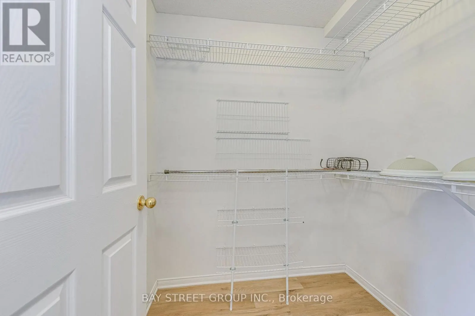 102 - 5260 MCFARREN BOULEVARD