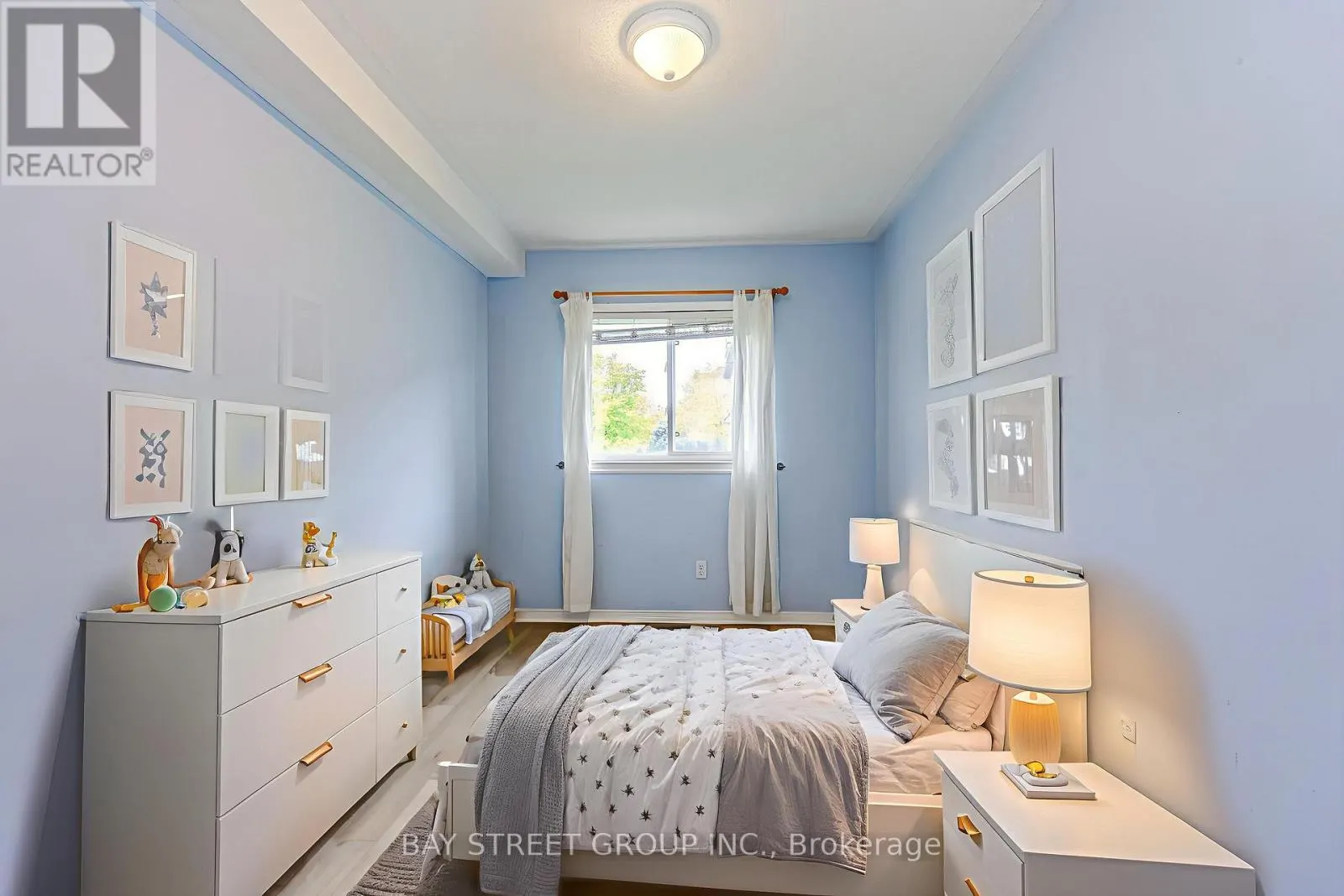 102 - 5260 MCFARREN BOULEVARD