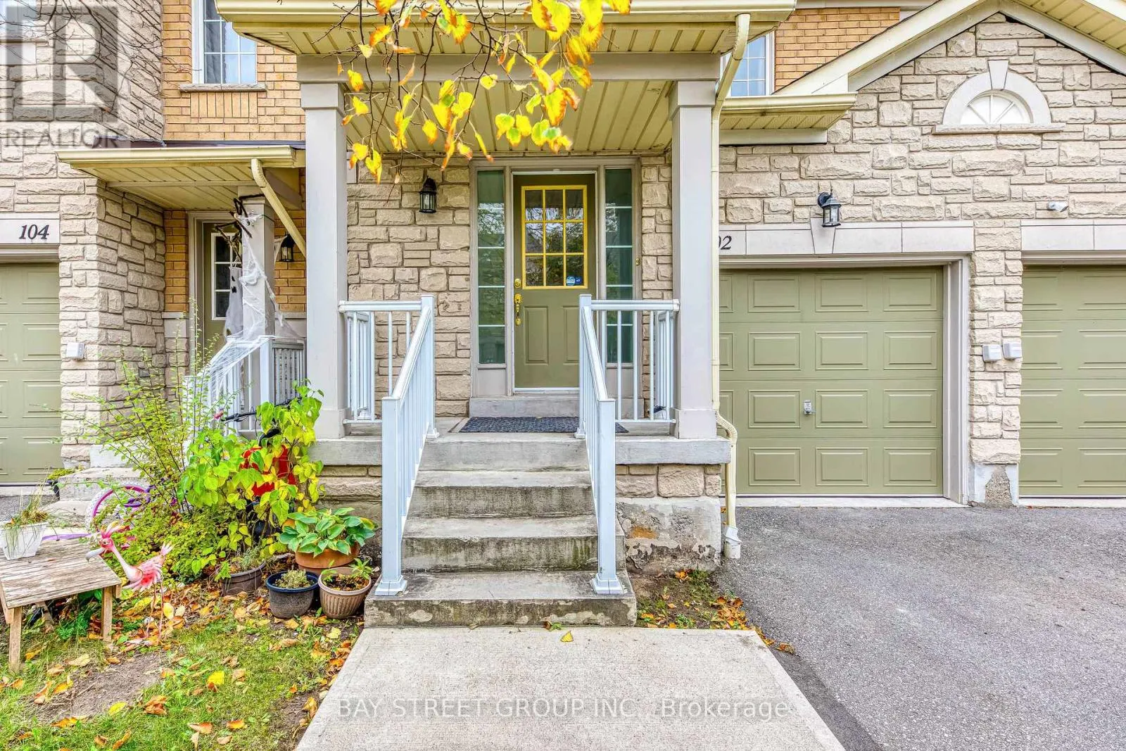 102 - 5260 MCFARREN BOULEVARD