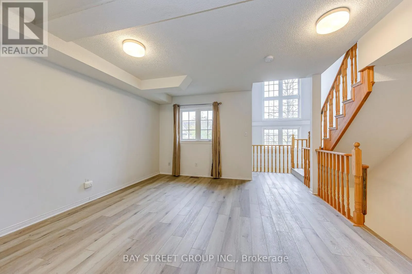 102 - 5260 MCFARREN BOULEVARD