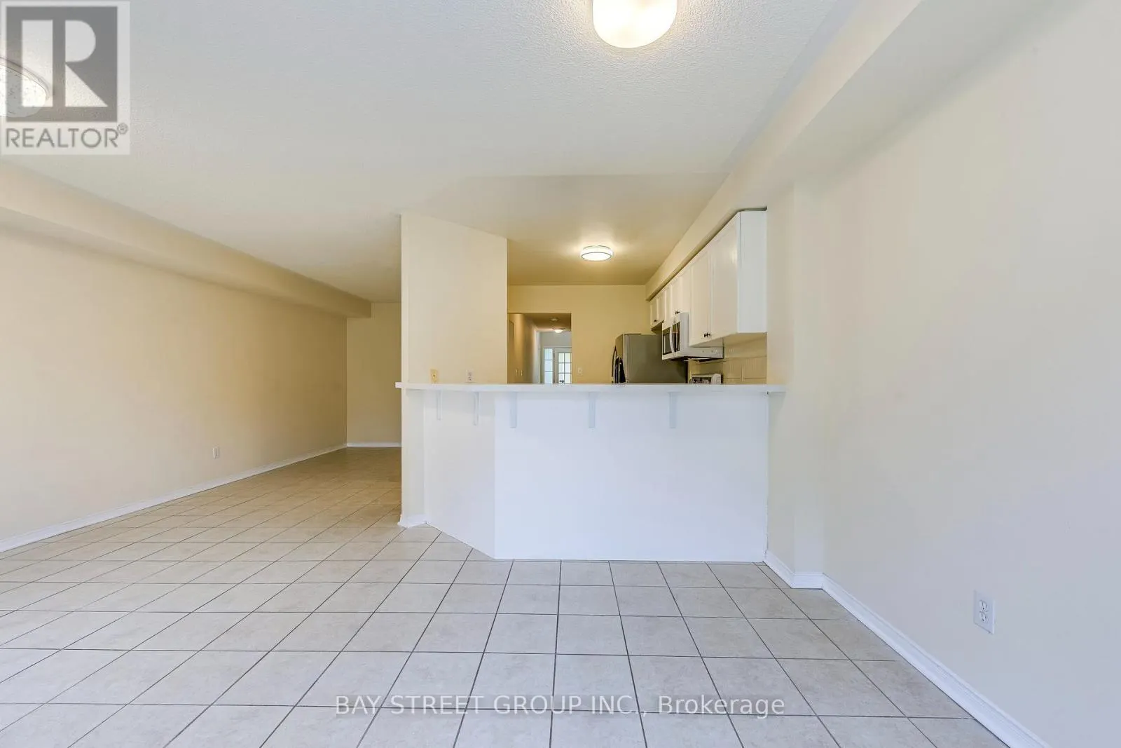 102 - 5260 MCFARREN BOULEVARD