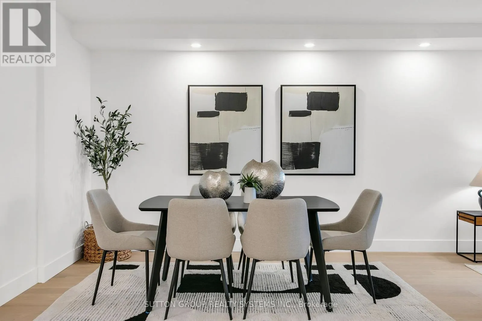 2107 - 820 BURNHAMTHORPE ROAD