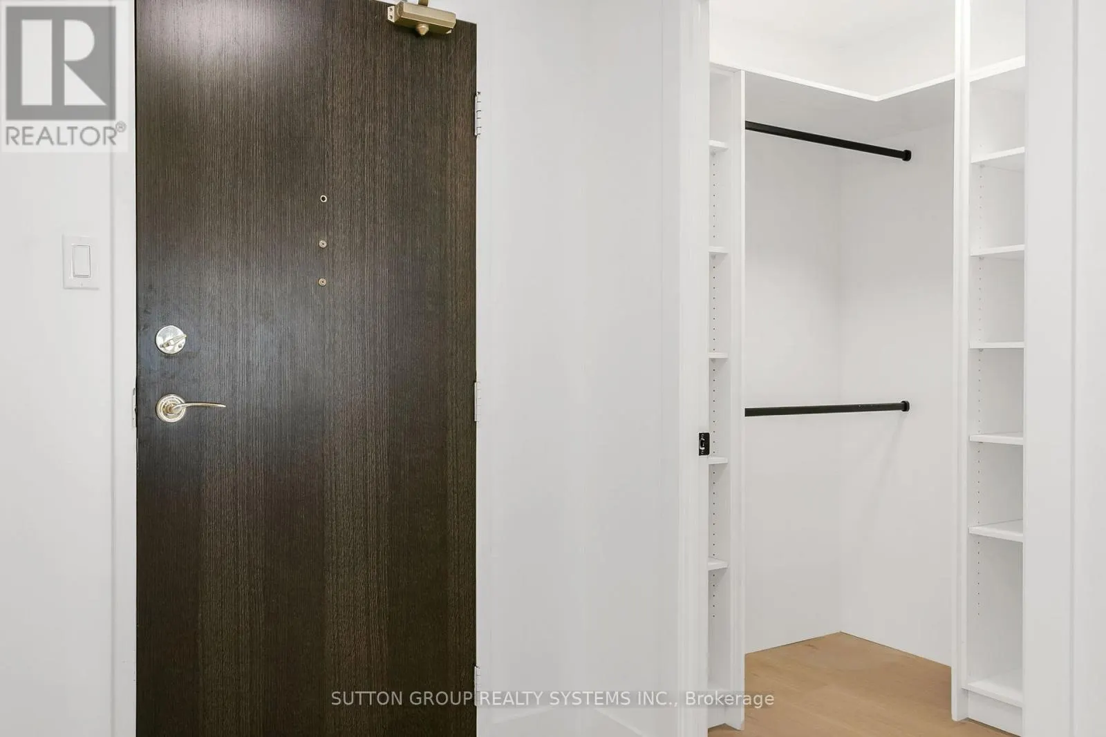 2107 - 820 BURNHAMTHORPE ROAD