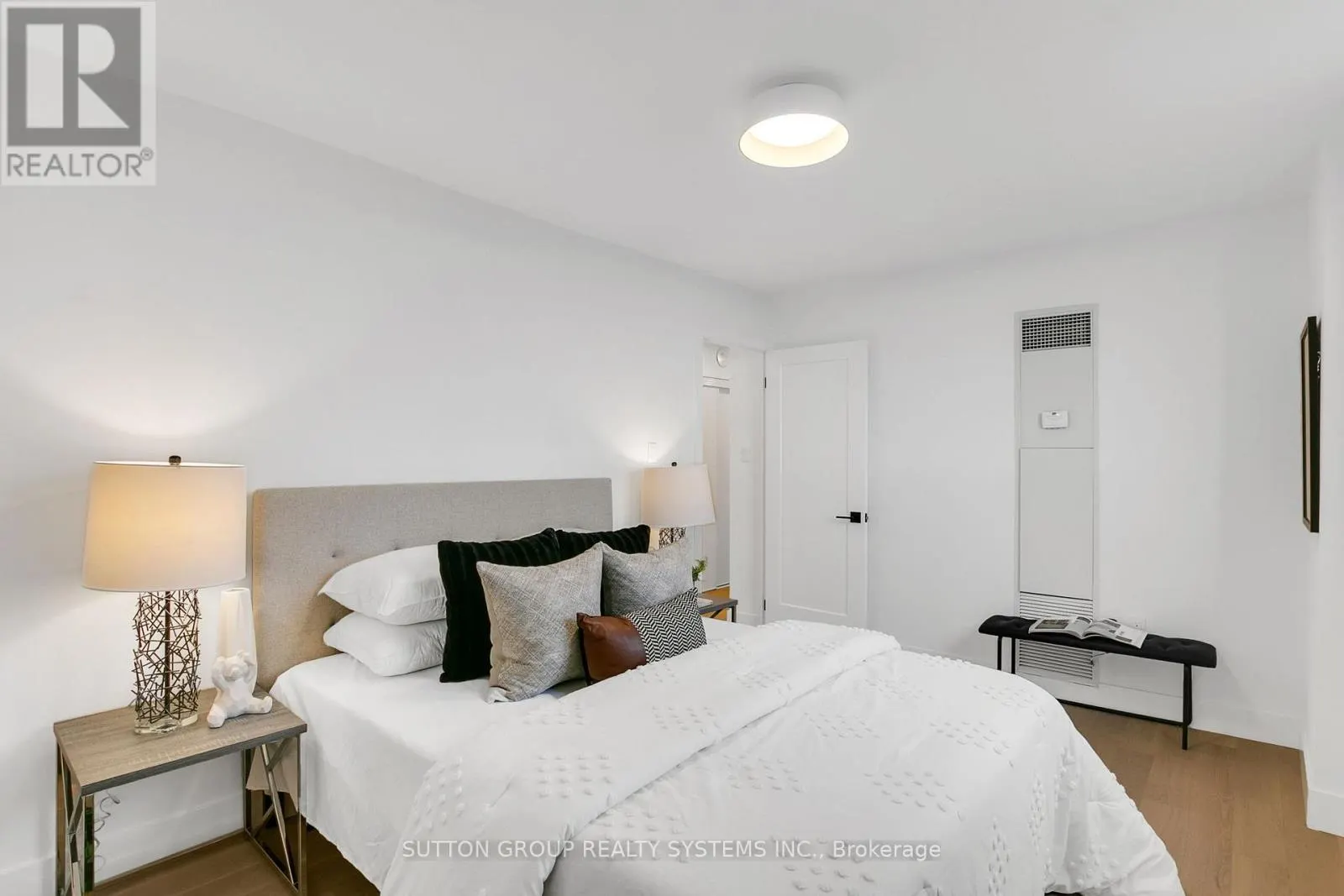 2107 - 820 BURNHAMTHORPE ROAD