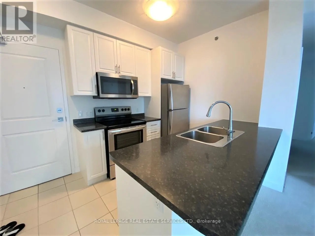 303 - 2490 OLD BRONTE ROAD