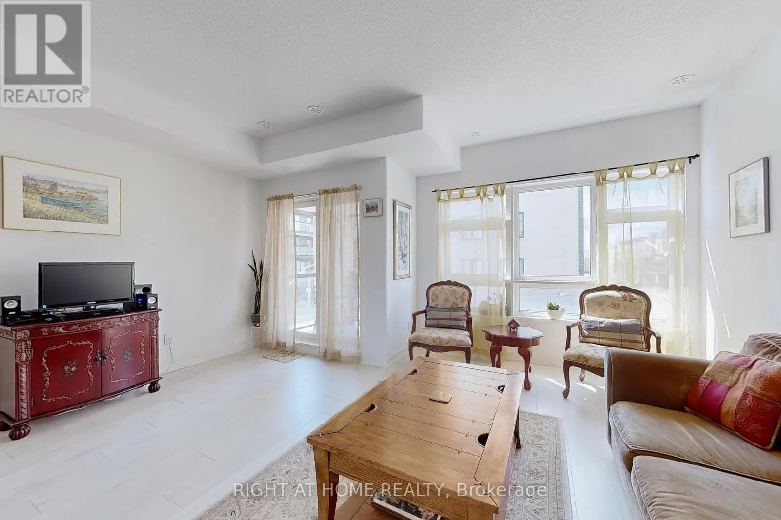 85 - 1121 COOKE BOULEVARD