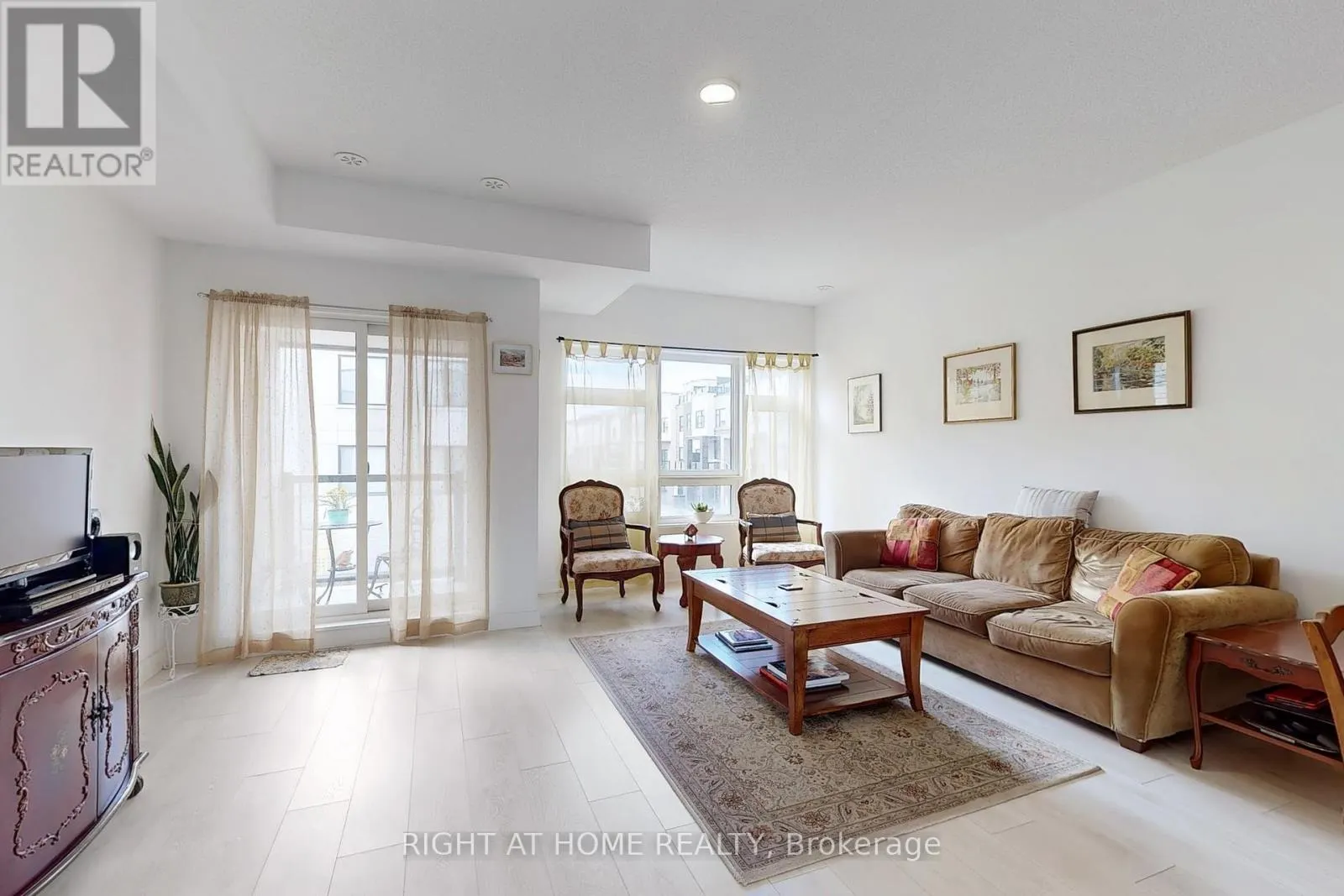 85 - 1121 COOKE BOULEVARD