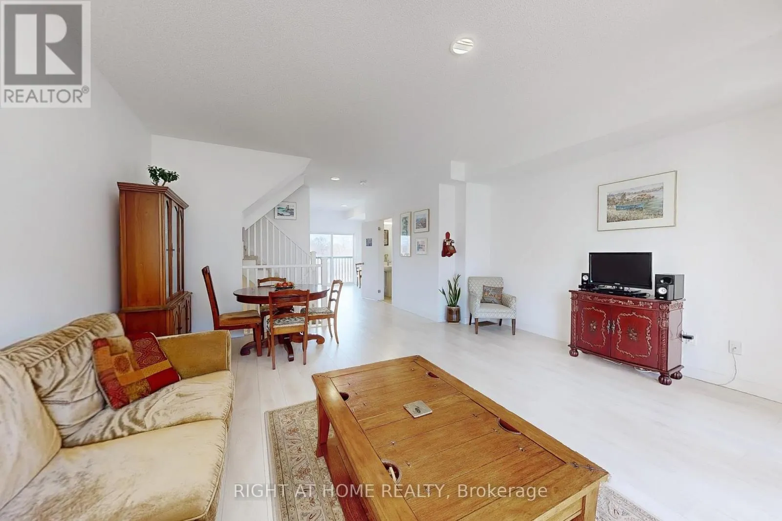 85 - 1121 COOKE BOULEVARD