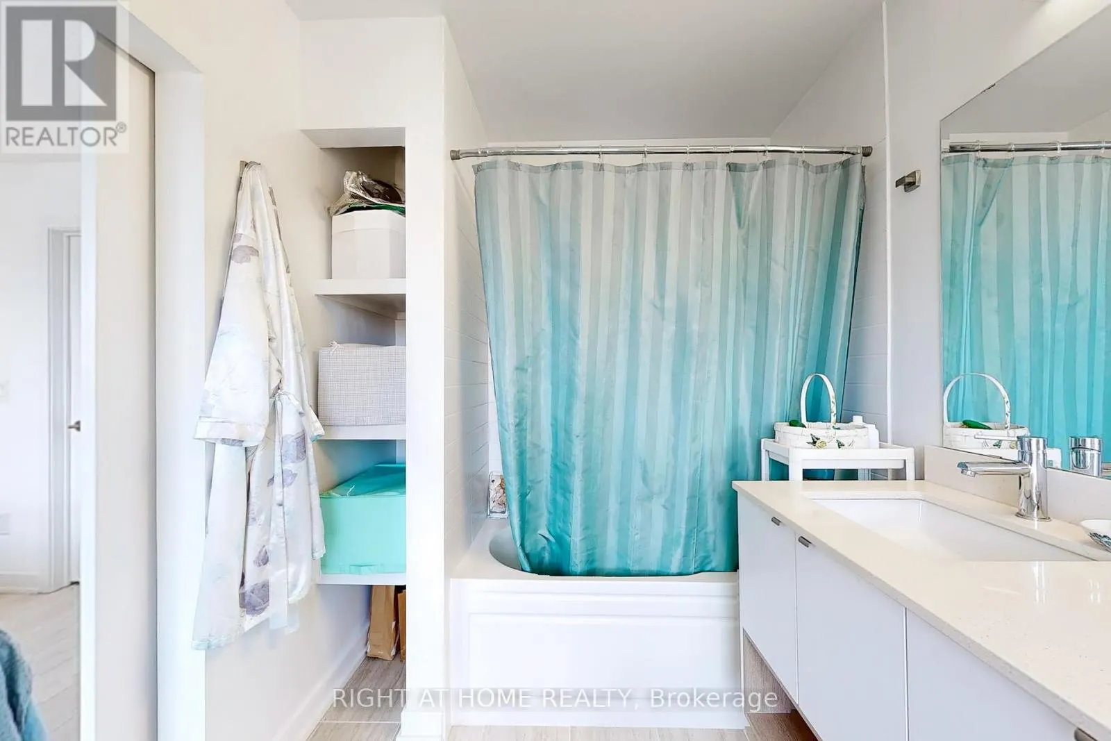 85 - 1121 COOKE BOULEVARD