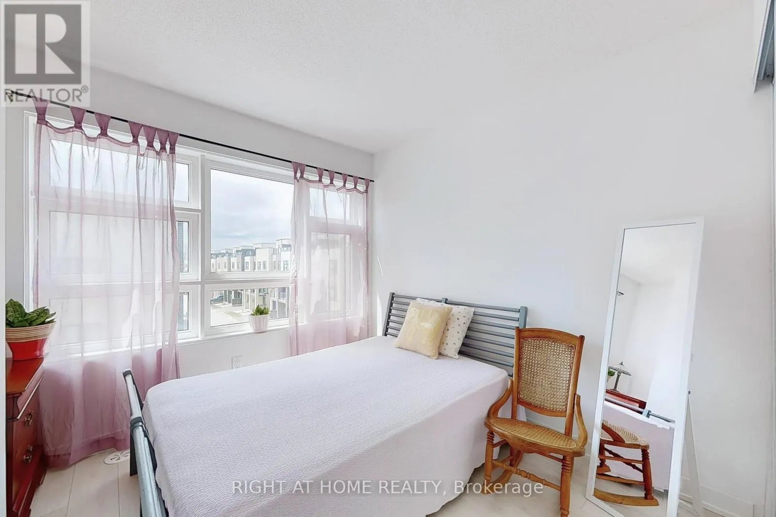 85 - 1121 COOKE BOULEVARD