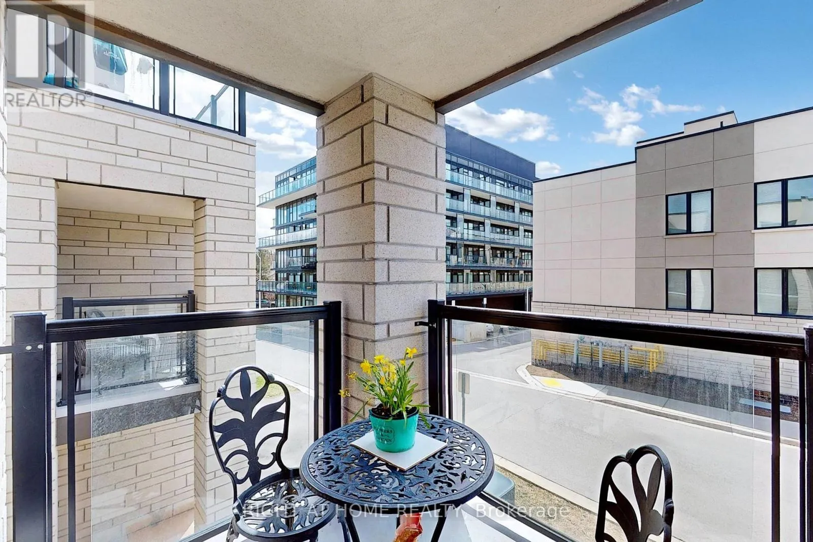 85 - 1121 COOKE BOULEVARD