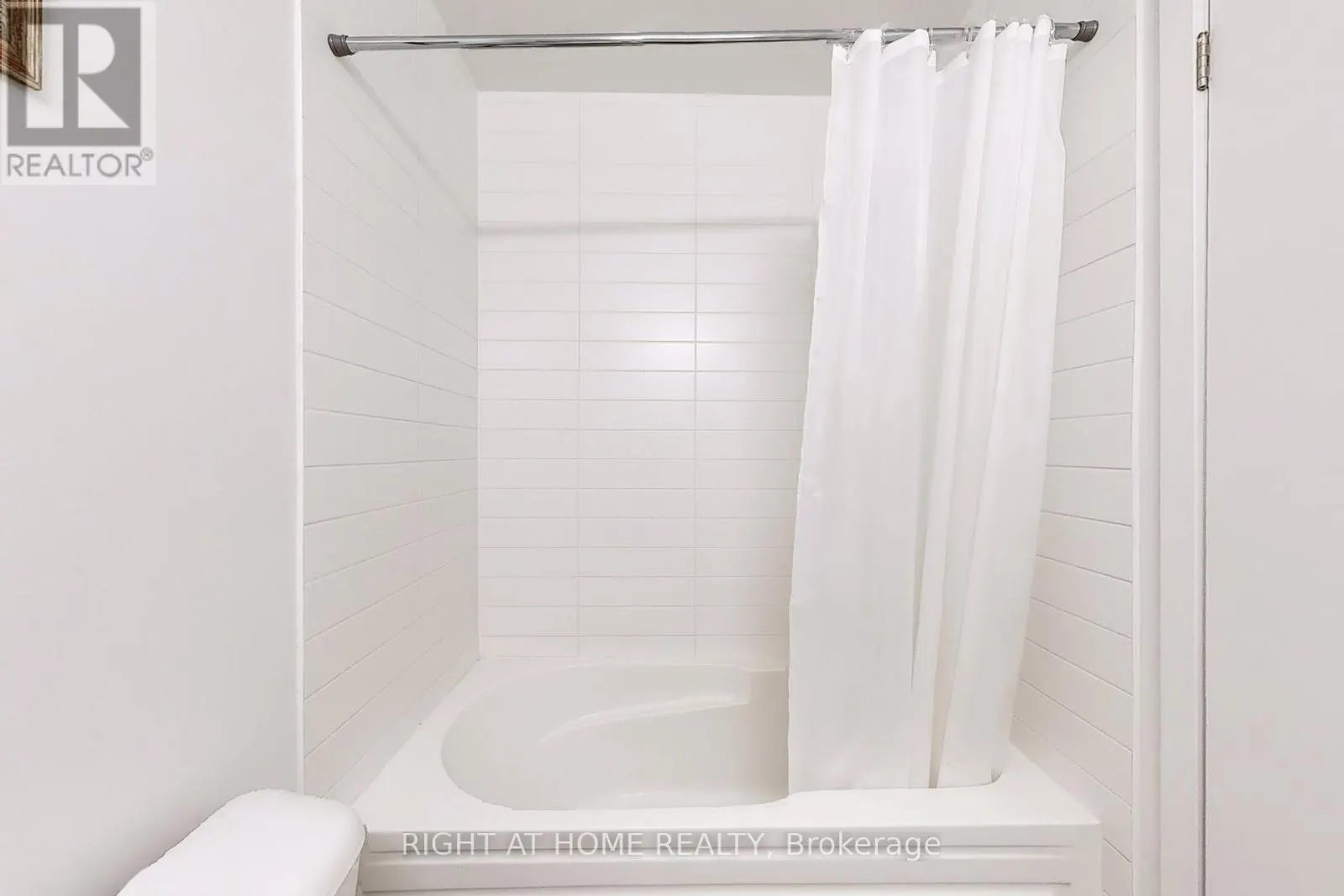 85 - 1121 COOKE BOULEVARD