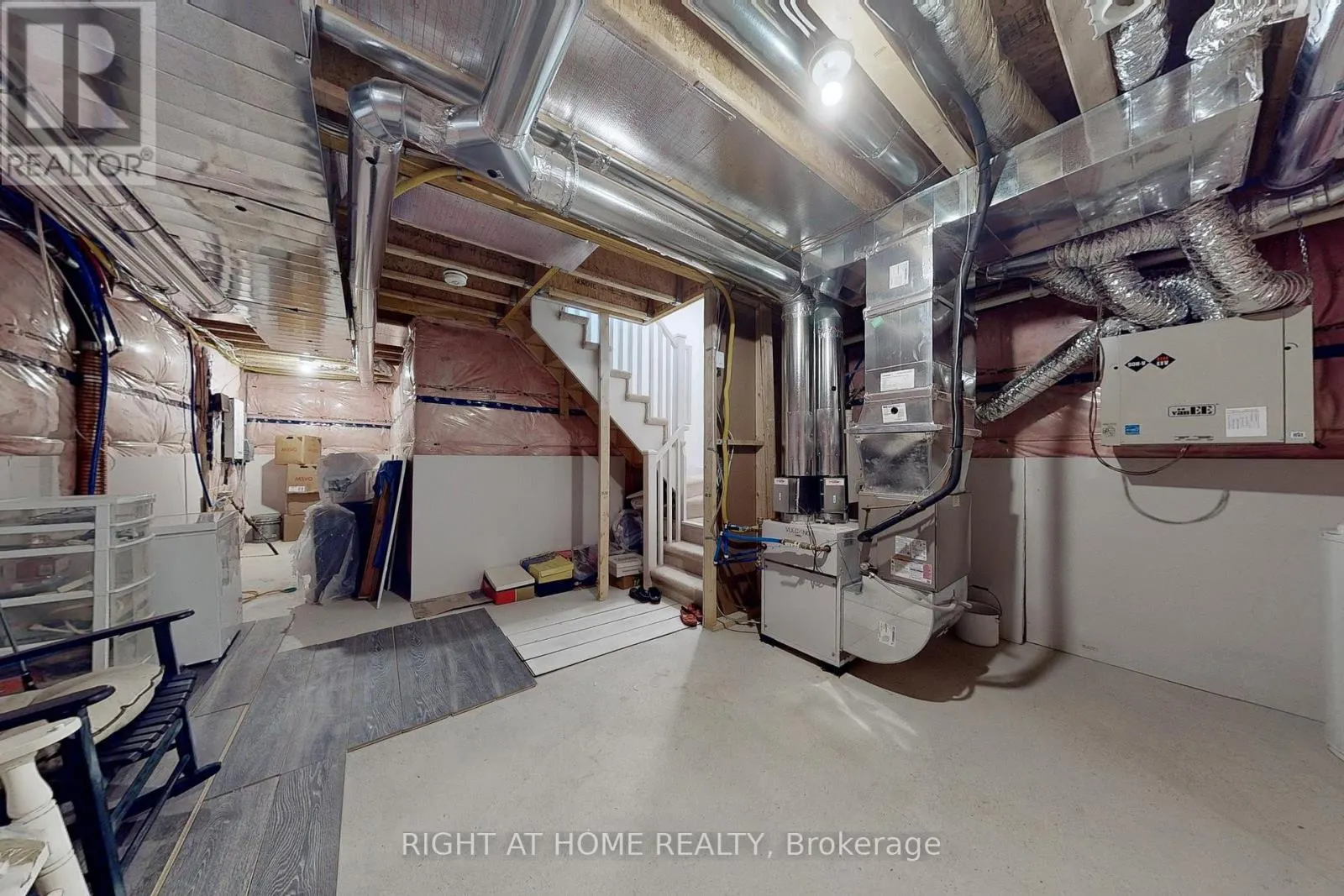 85 - 1121 COOKE BOULEVARD