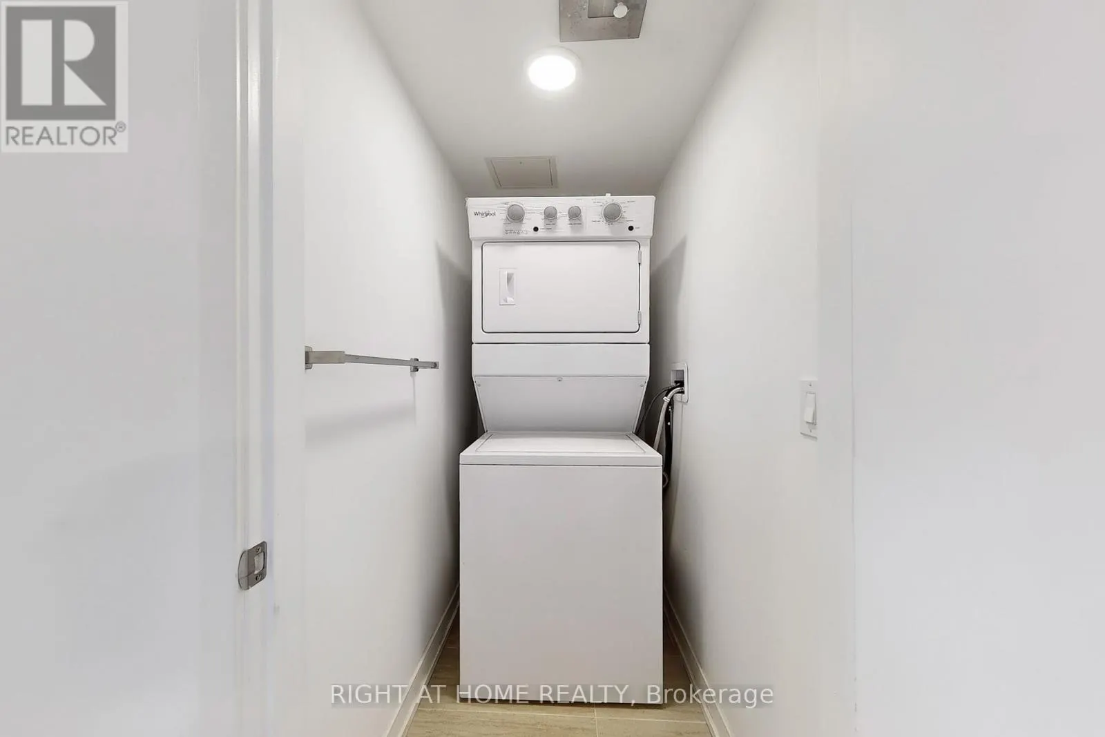 85 - 1121 COOKE BOULEVARD