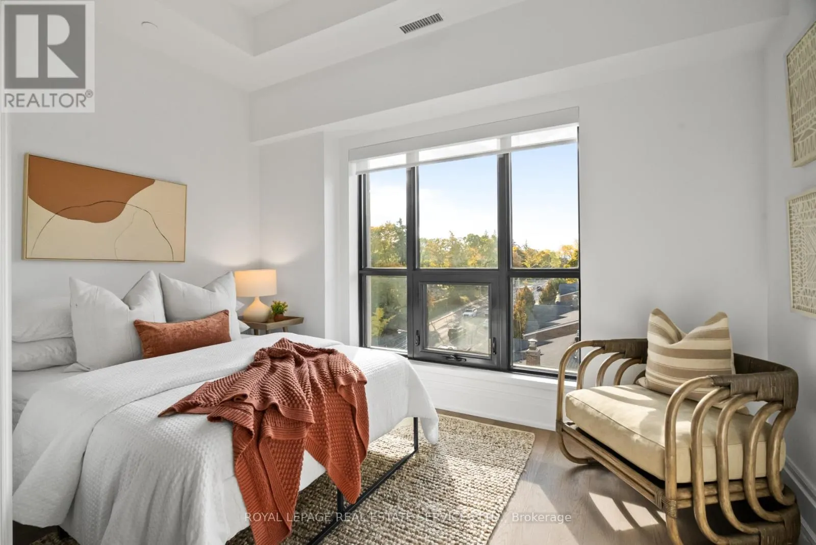 504 - 4 THE KINGSWAY