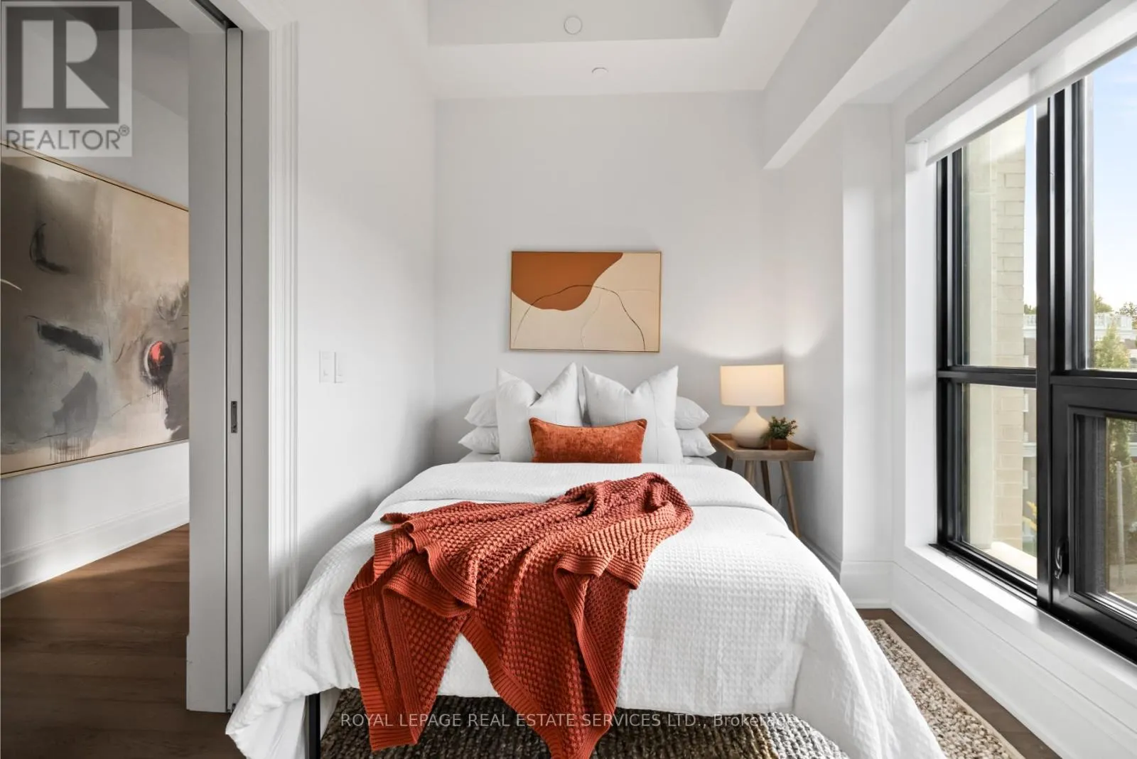 504 - 4 THE KINGSWAY