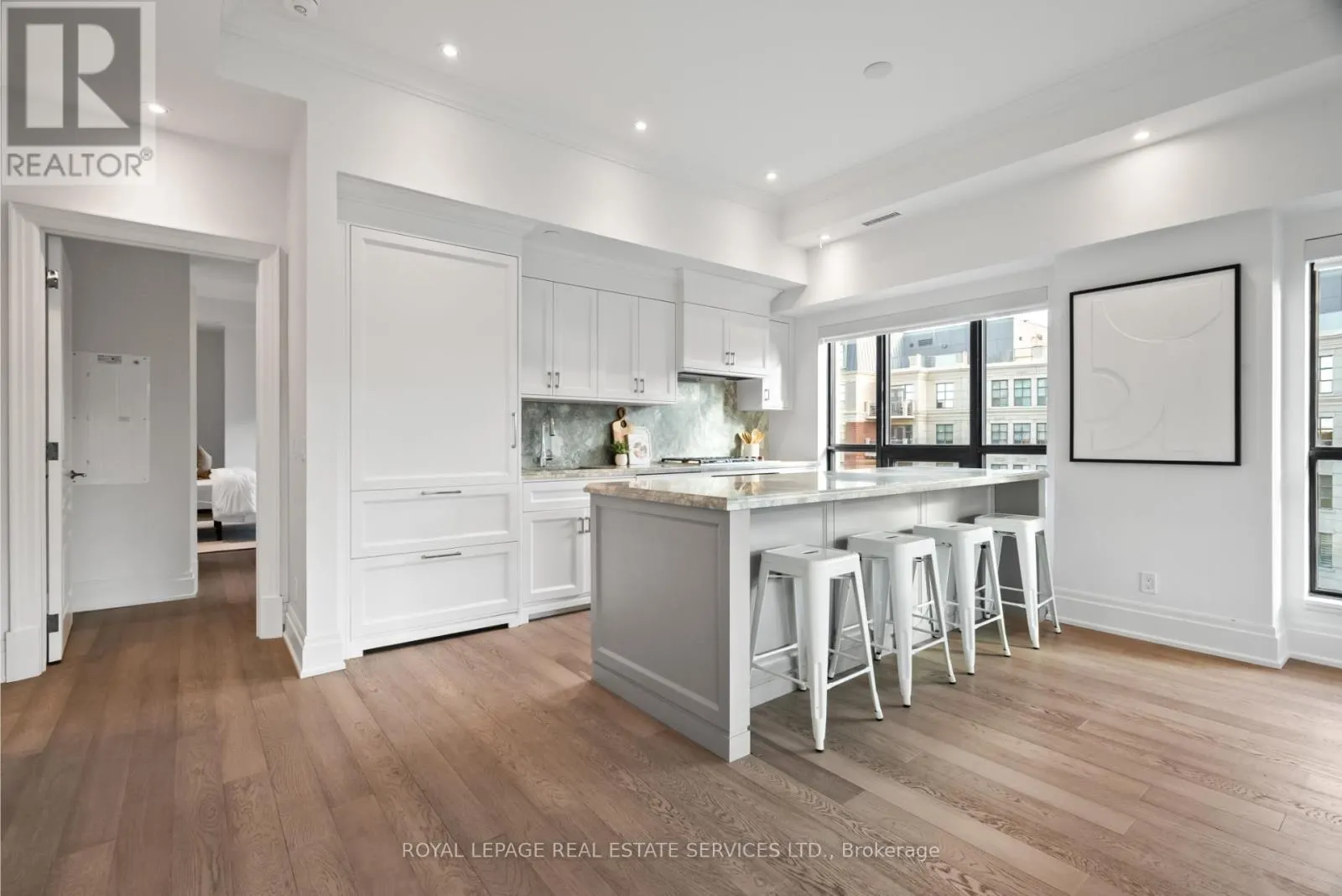 504 - 4 THE KINGSWAY