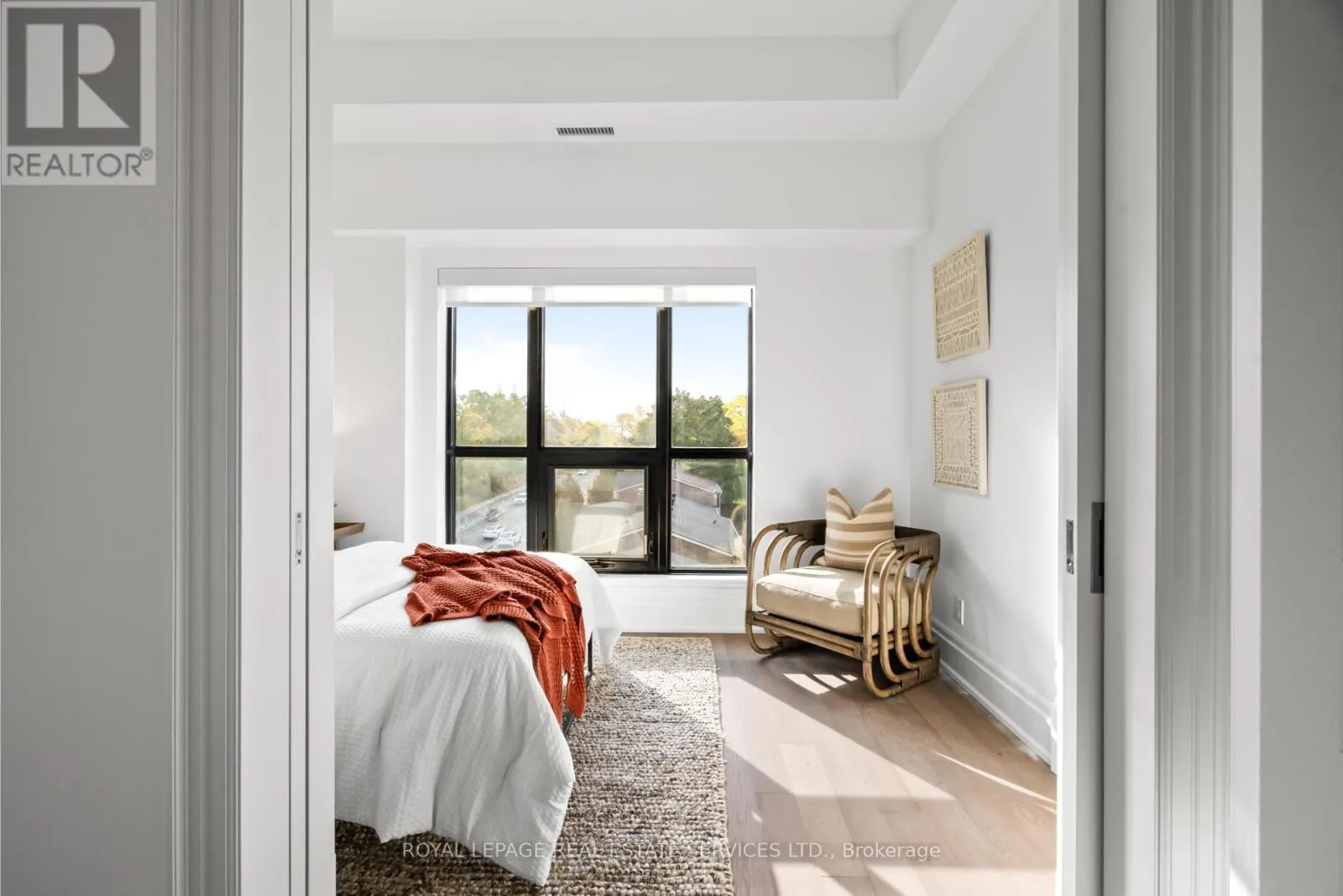 504 - 4 THE KINGSWAY